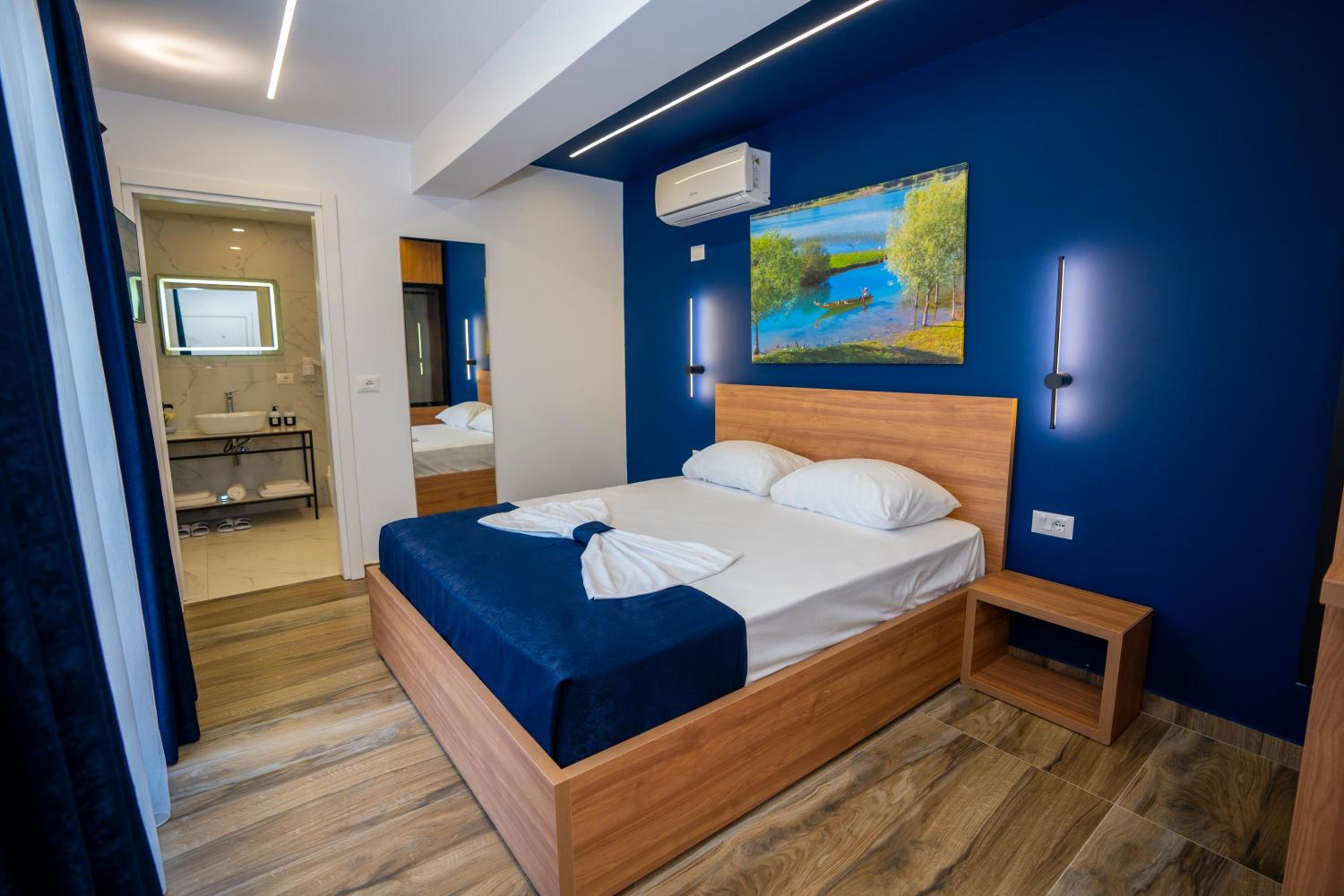 Double Room with Lake View