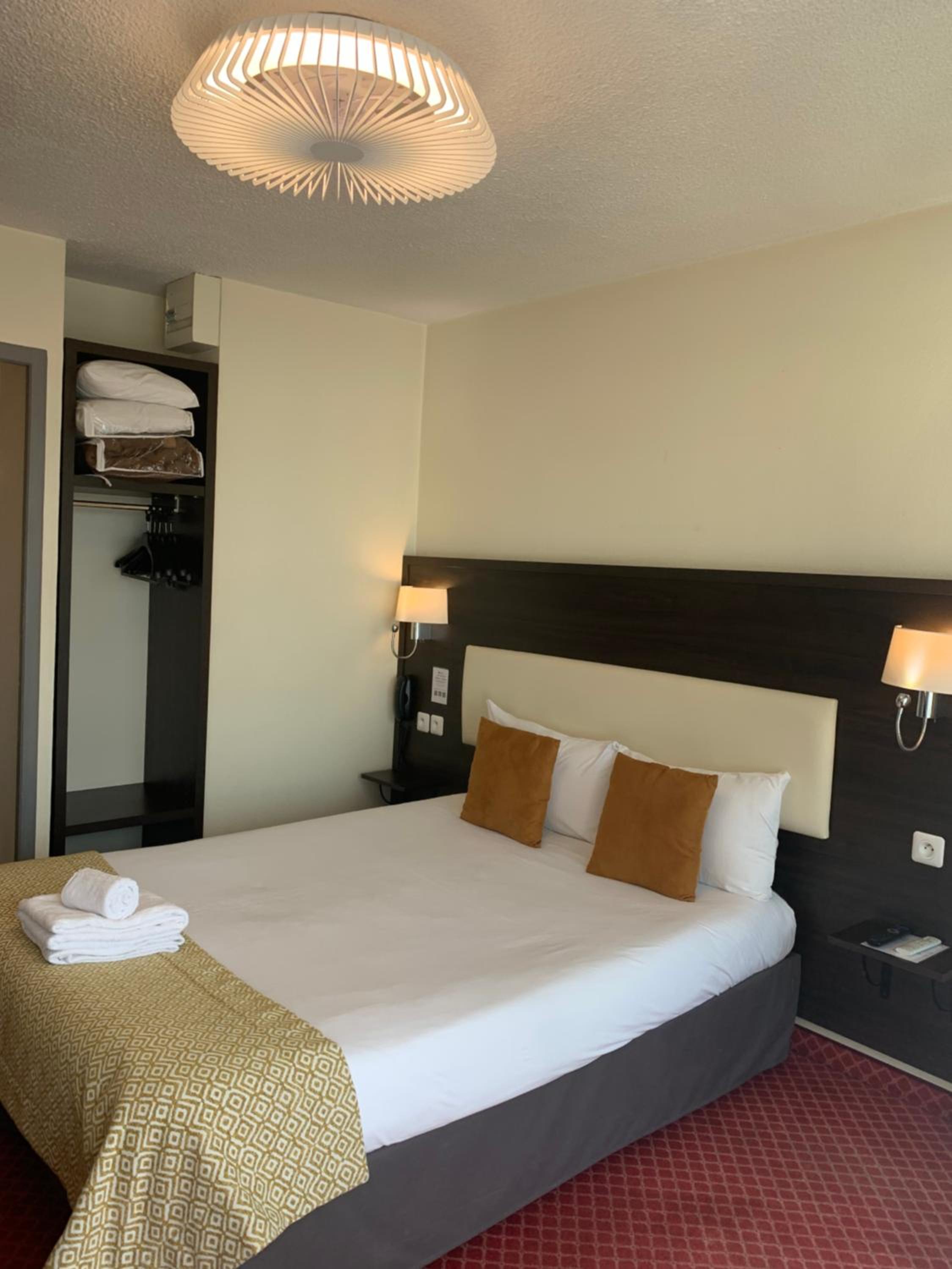 Double Room - Photo 11