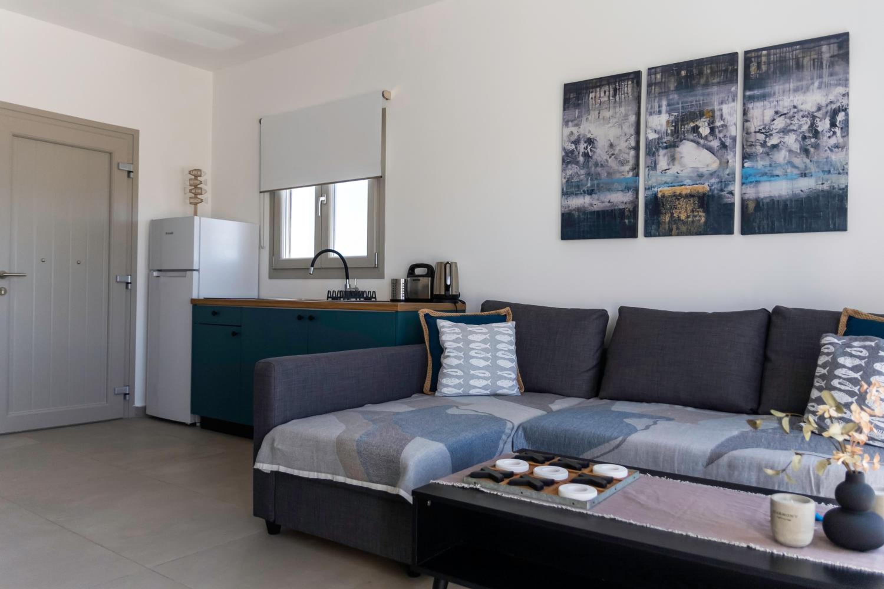 Two-Bedroom Deluxe Apartment with Ocean View photo 2