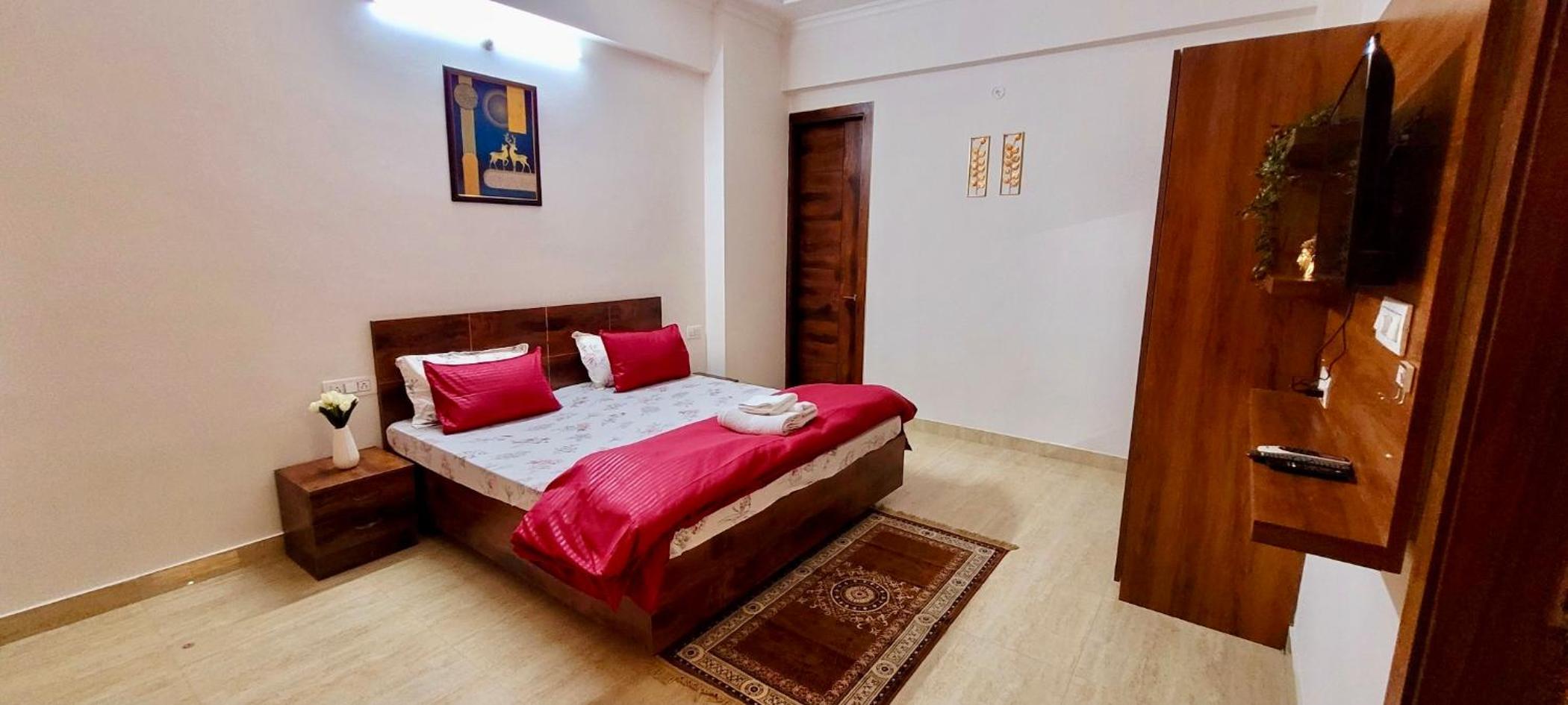 One-Bedroom Apartment with Balcony - Photo 44