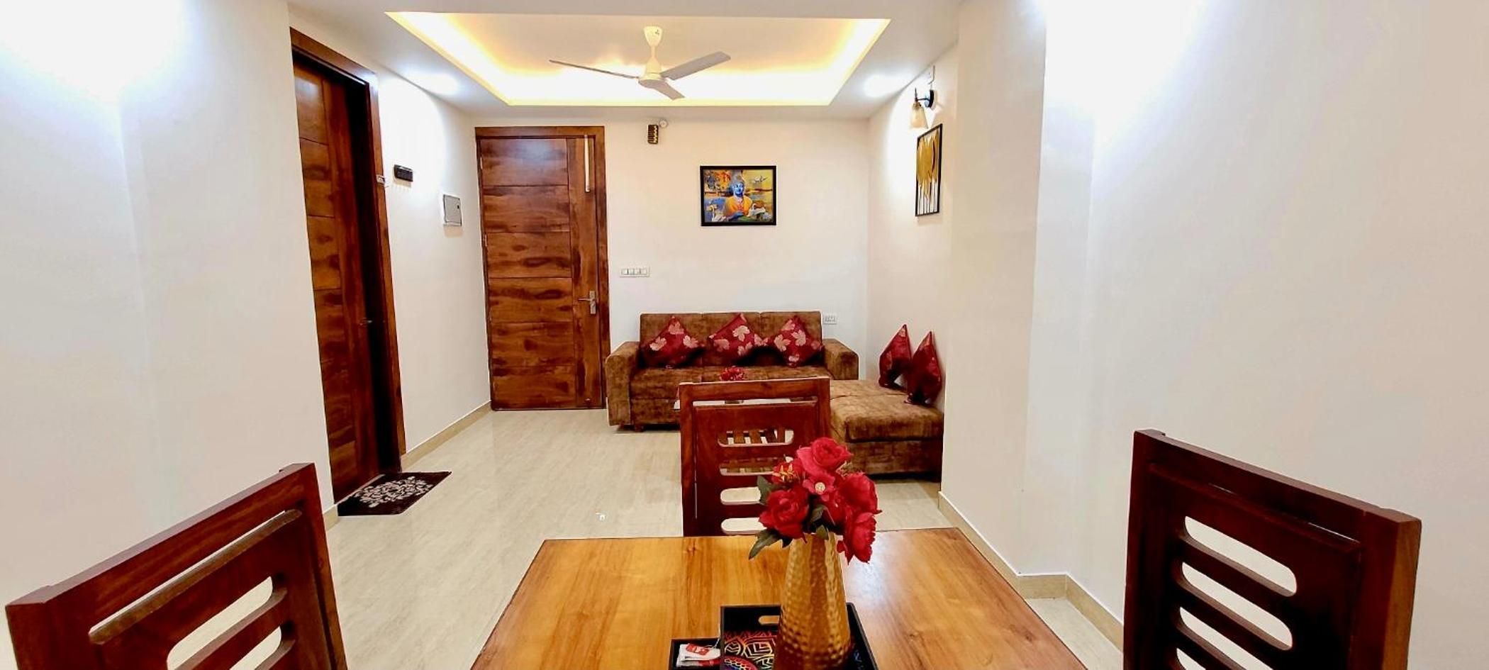 One-Bedroom Apartment with Balcony - Photo 1
