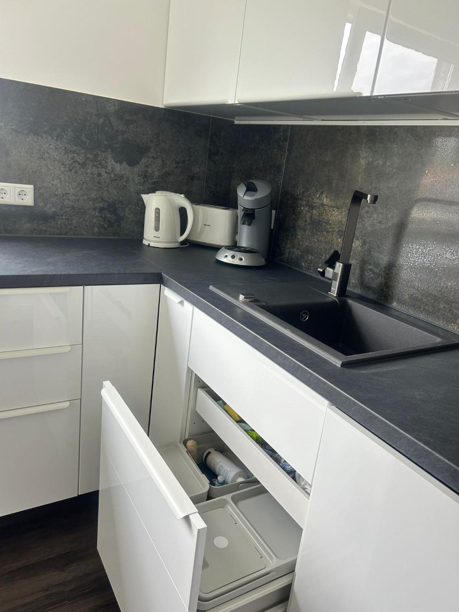 Apartment with Terrace - Photo 7