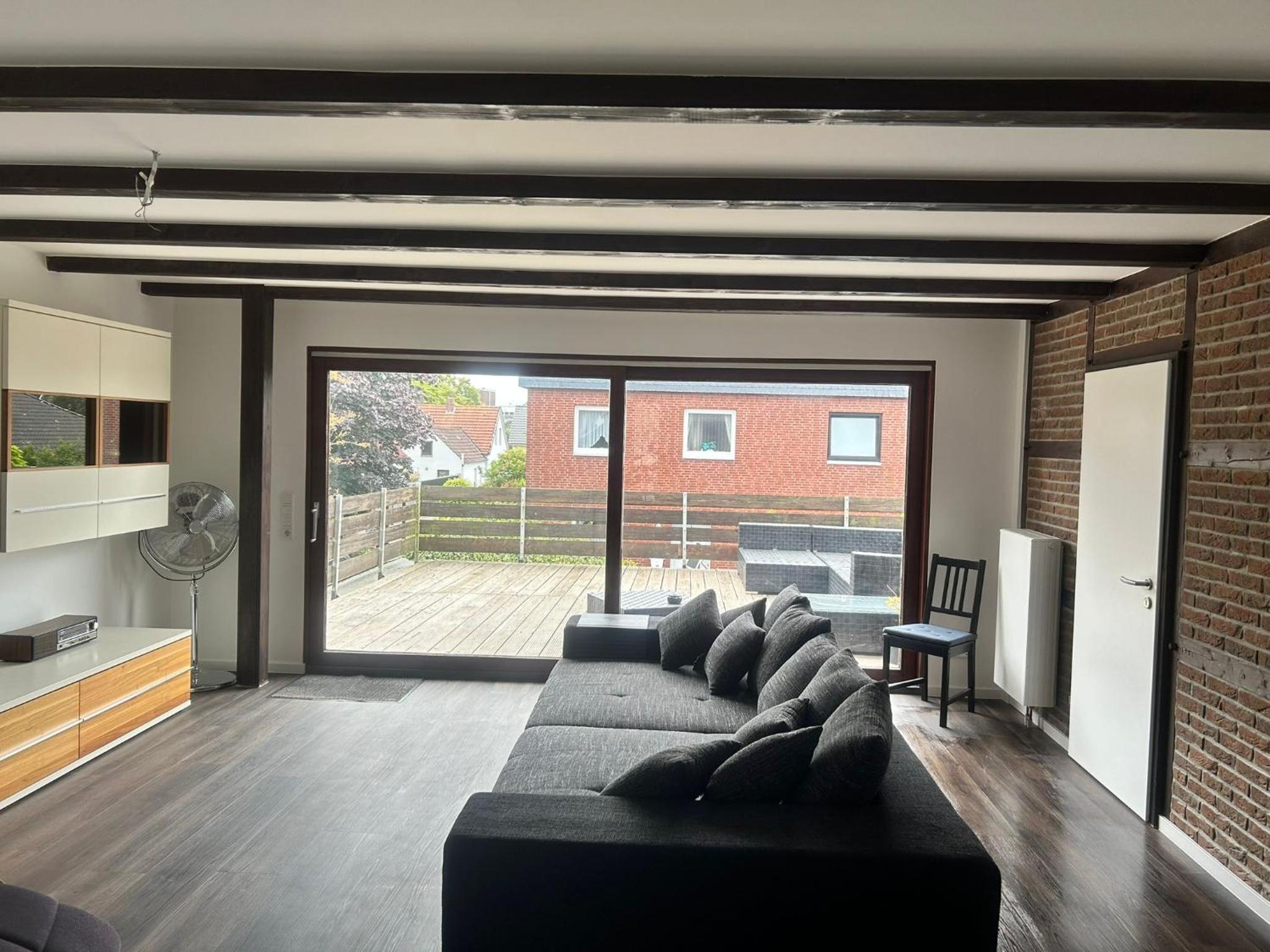 Apartment with Terrace - Photo 24