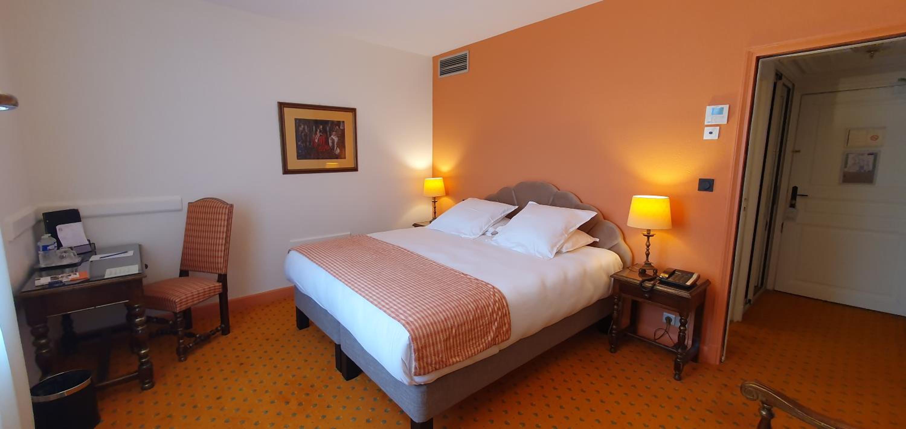 Double Room with Courtyard View - Photo 5