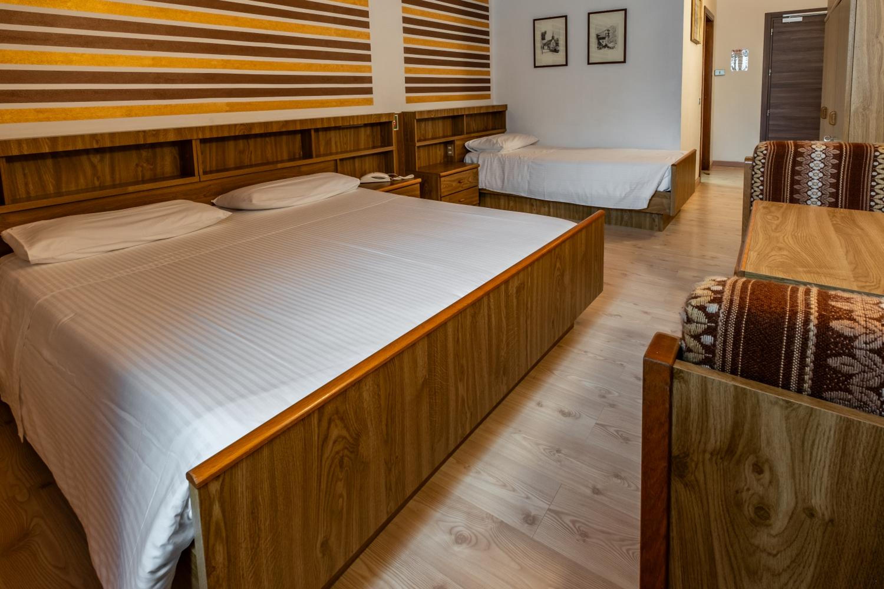Quadruple Room with Mountain View - Photo 6