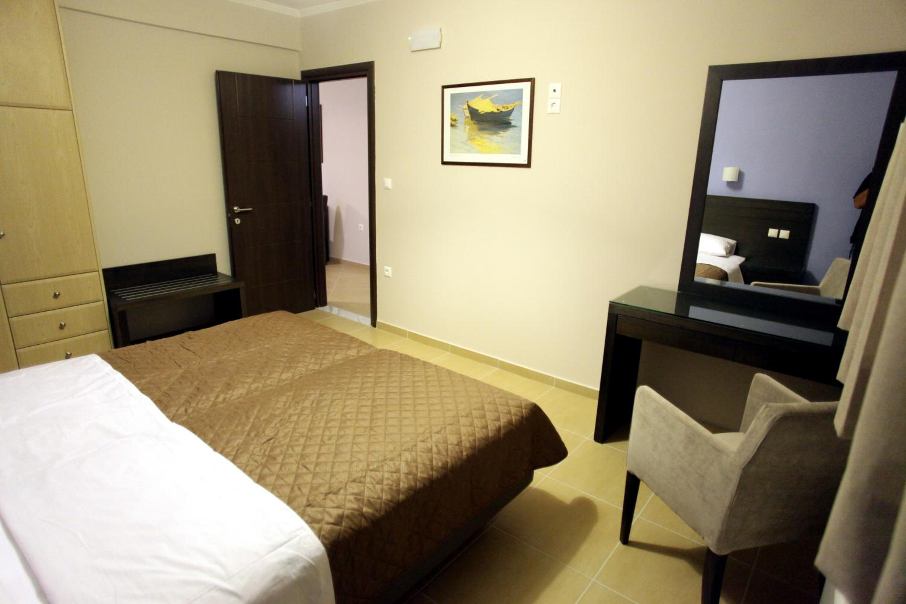 One-Bedroom Apartment - Photo 8