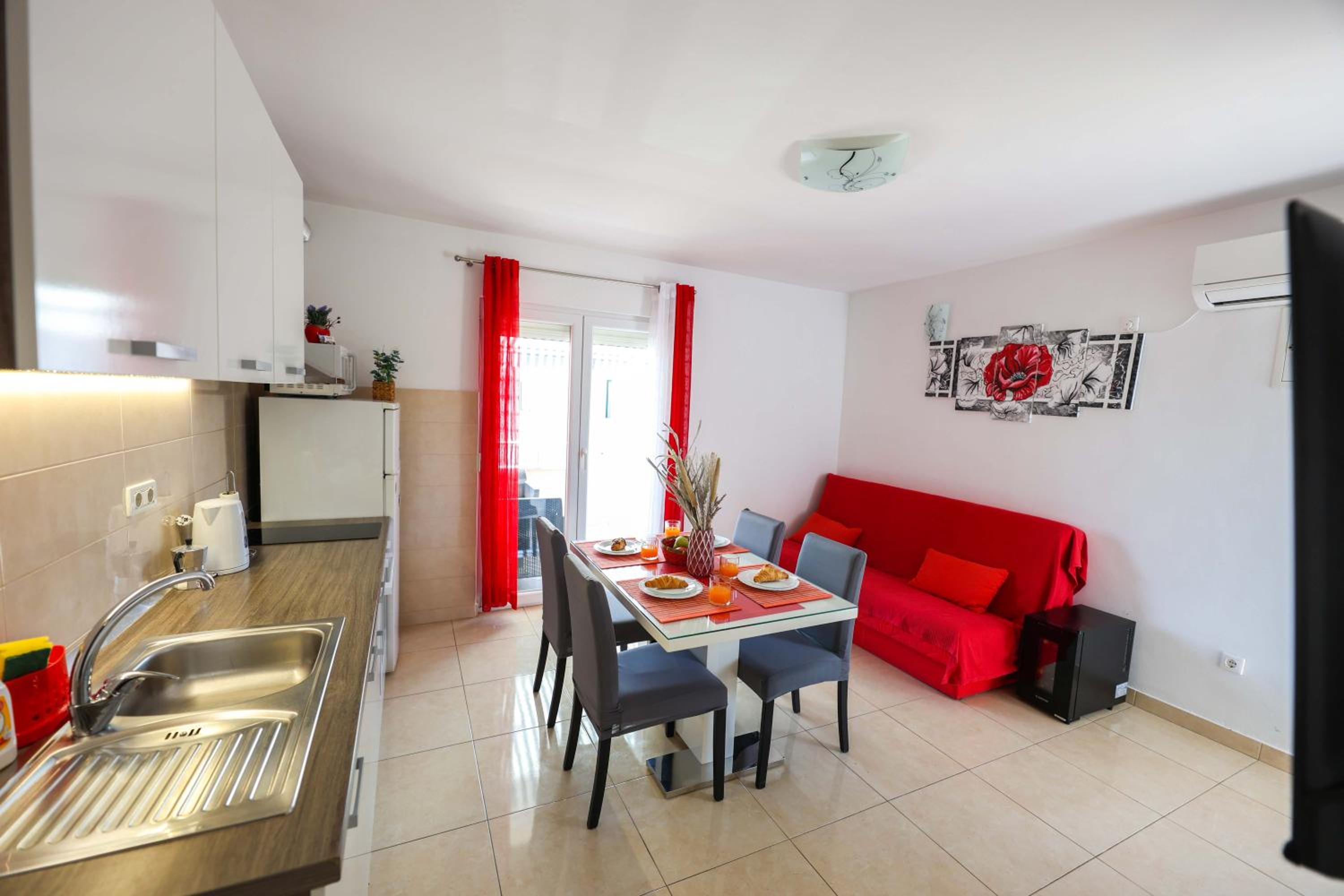 Apartment with Sea View photo 3