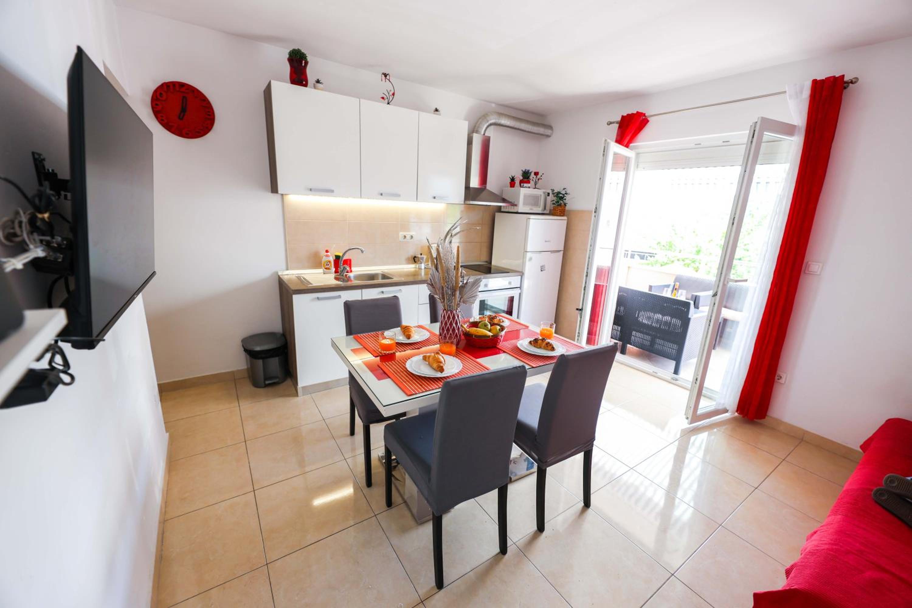 Apartment with Sea View photo 2