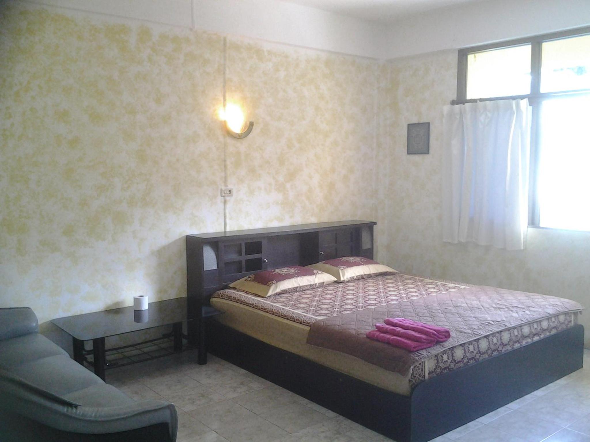 Double Room with Air-Conditioner and Shared Bathroom photo 3