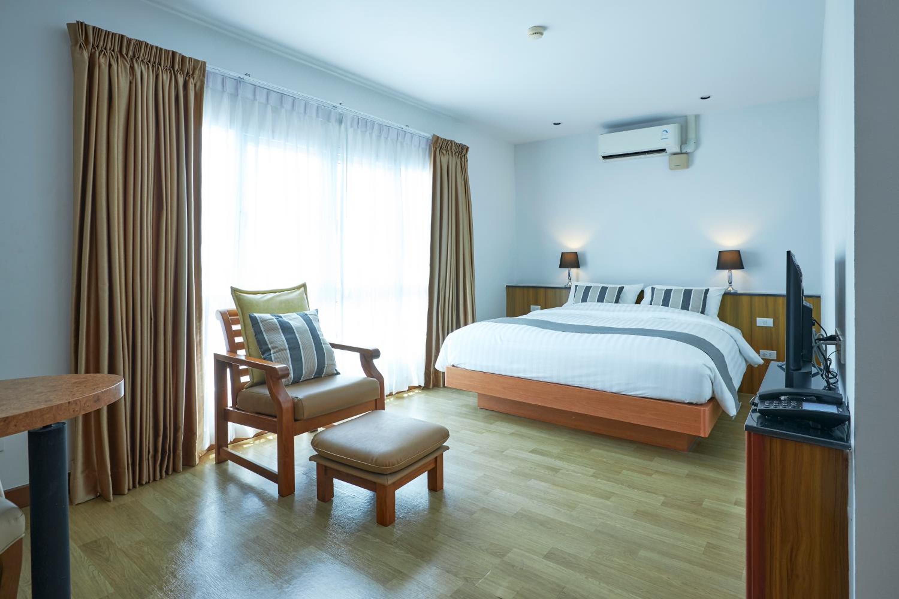 Large Double Room photo 1