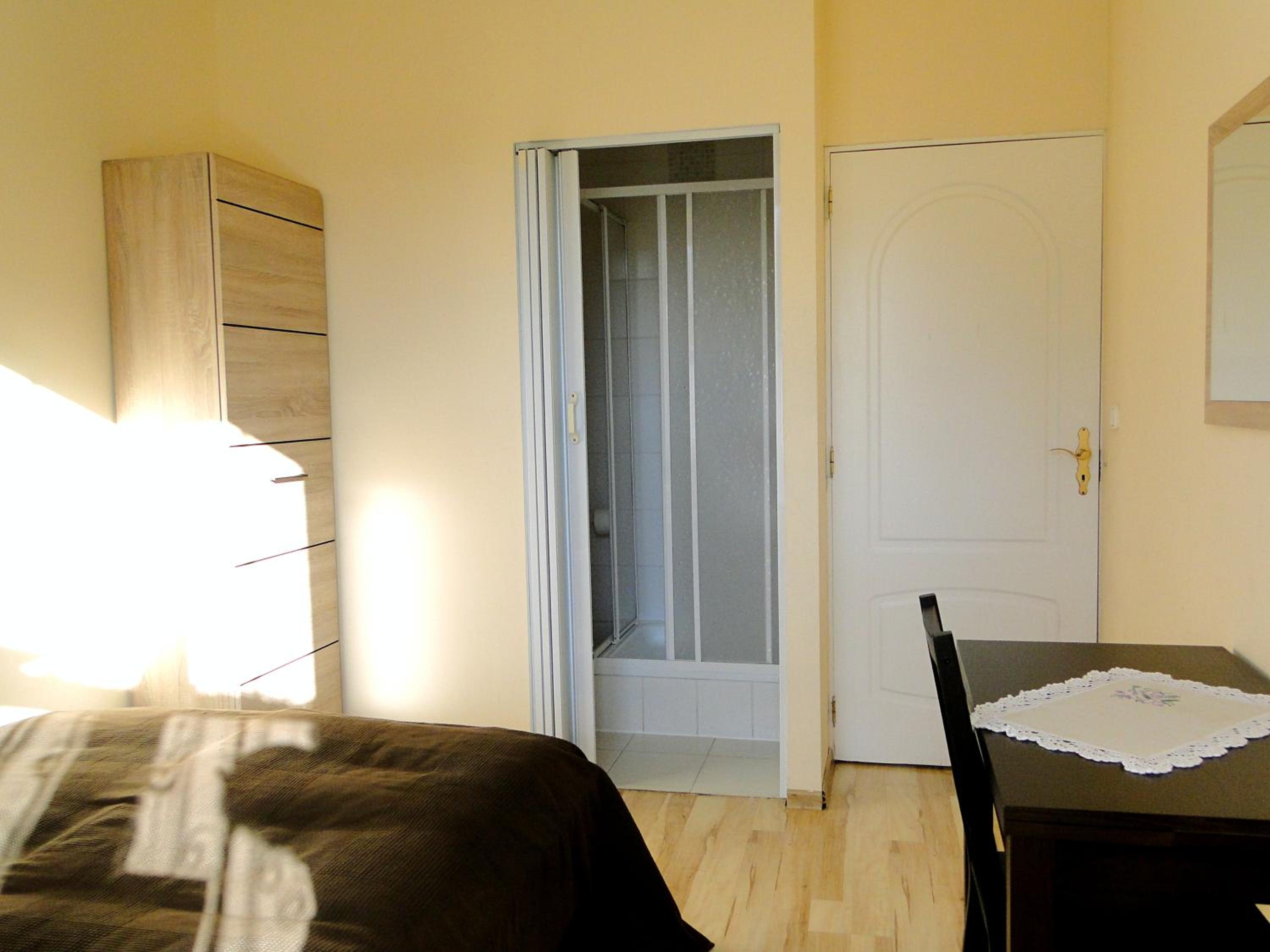 Small Double Room photo 2