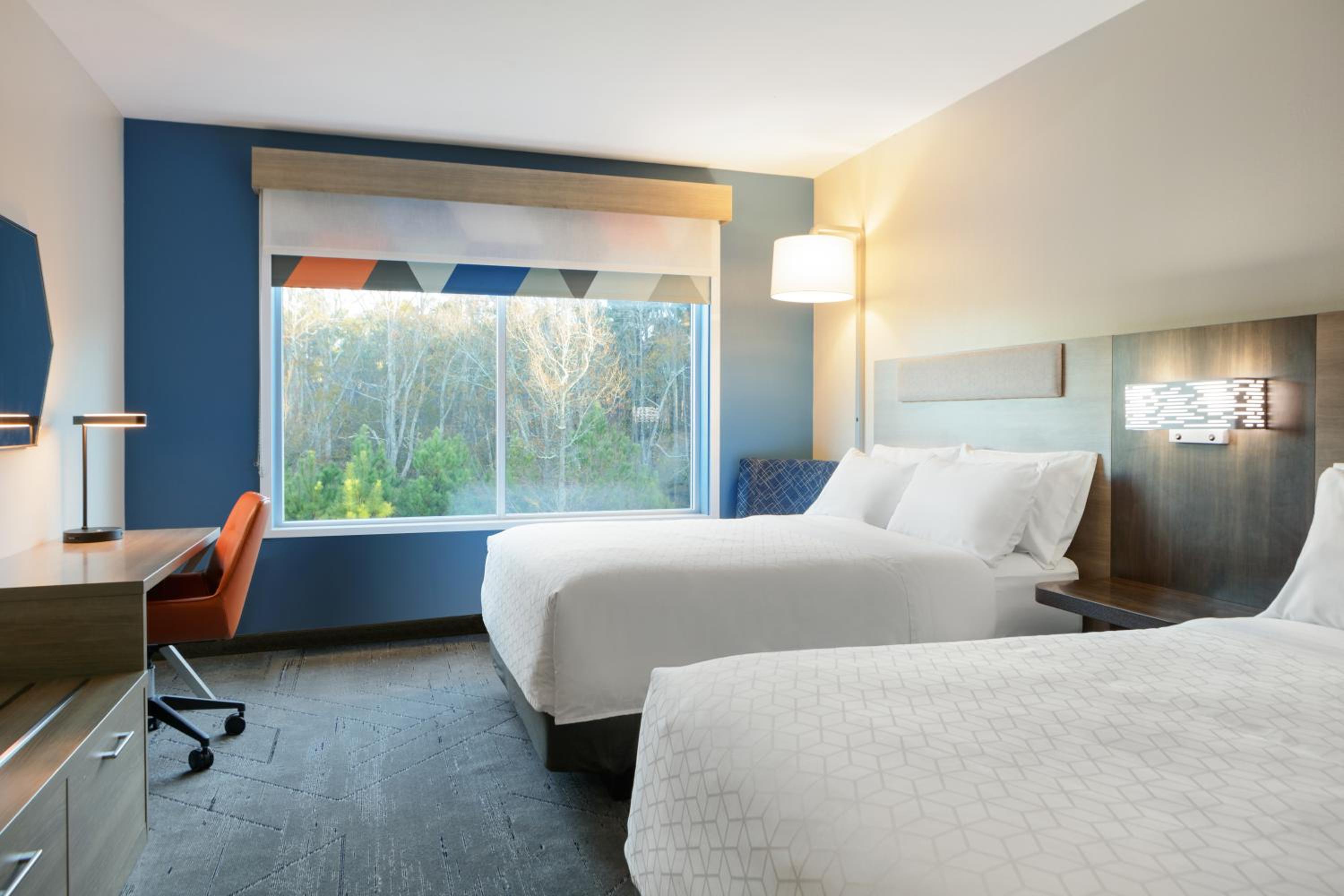 Standard Room with Two Queen Beds - Photo 1