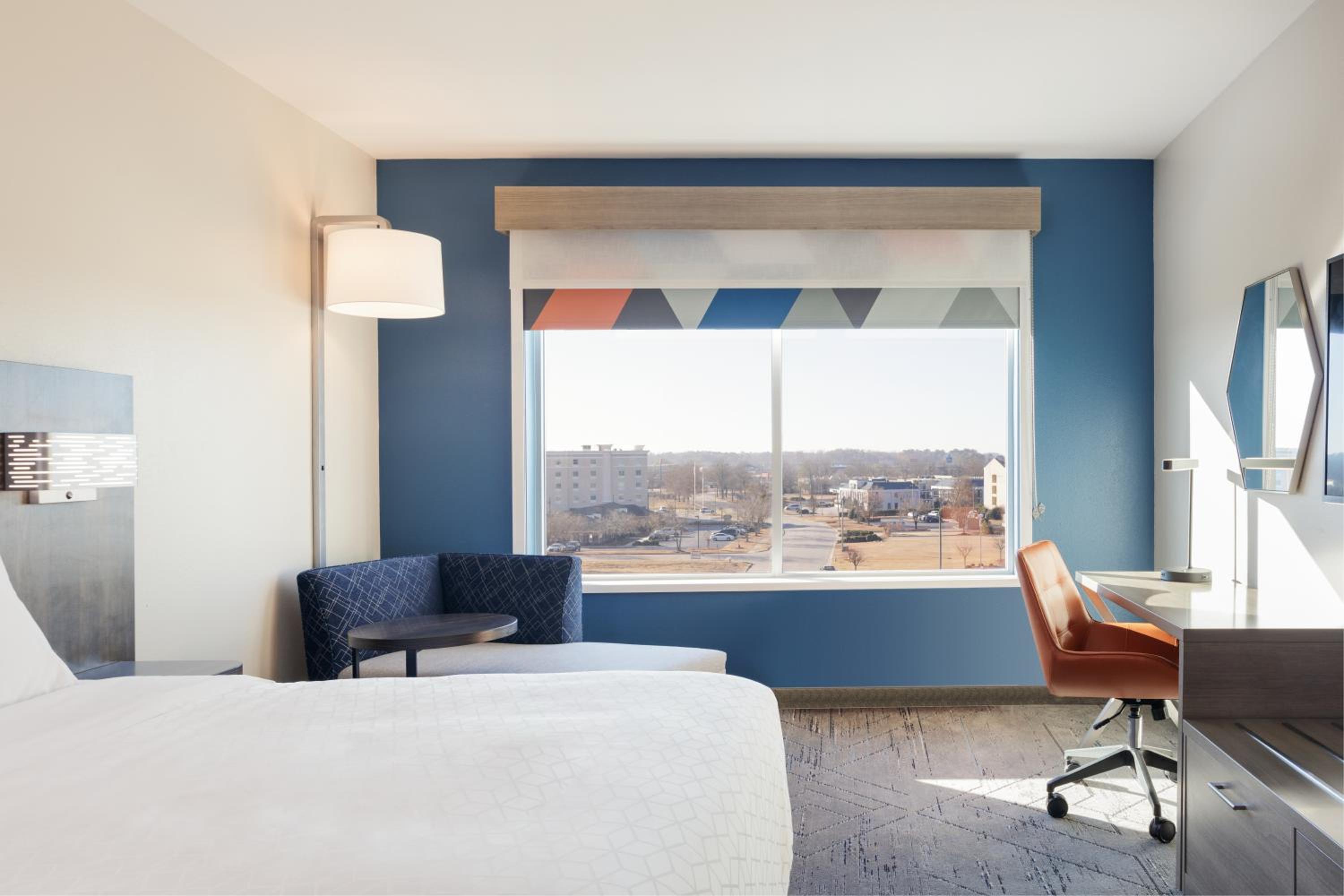 Standard King Room - Photo 3