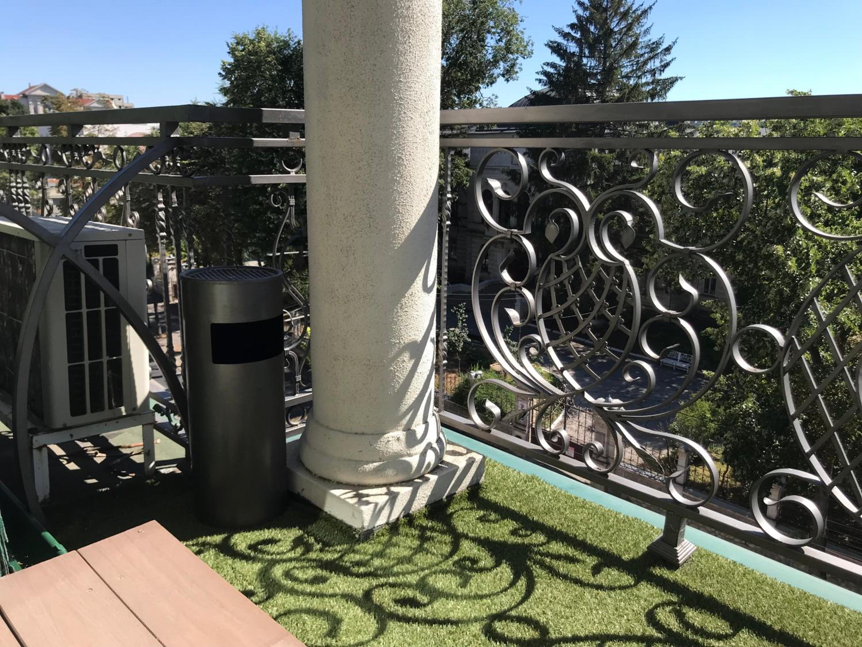 Balcony & Terrace