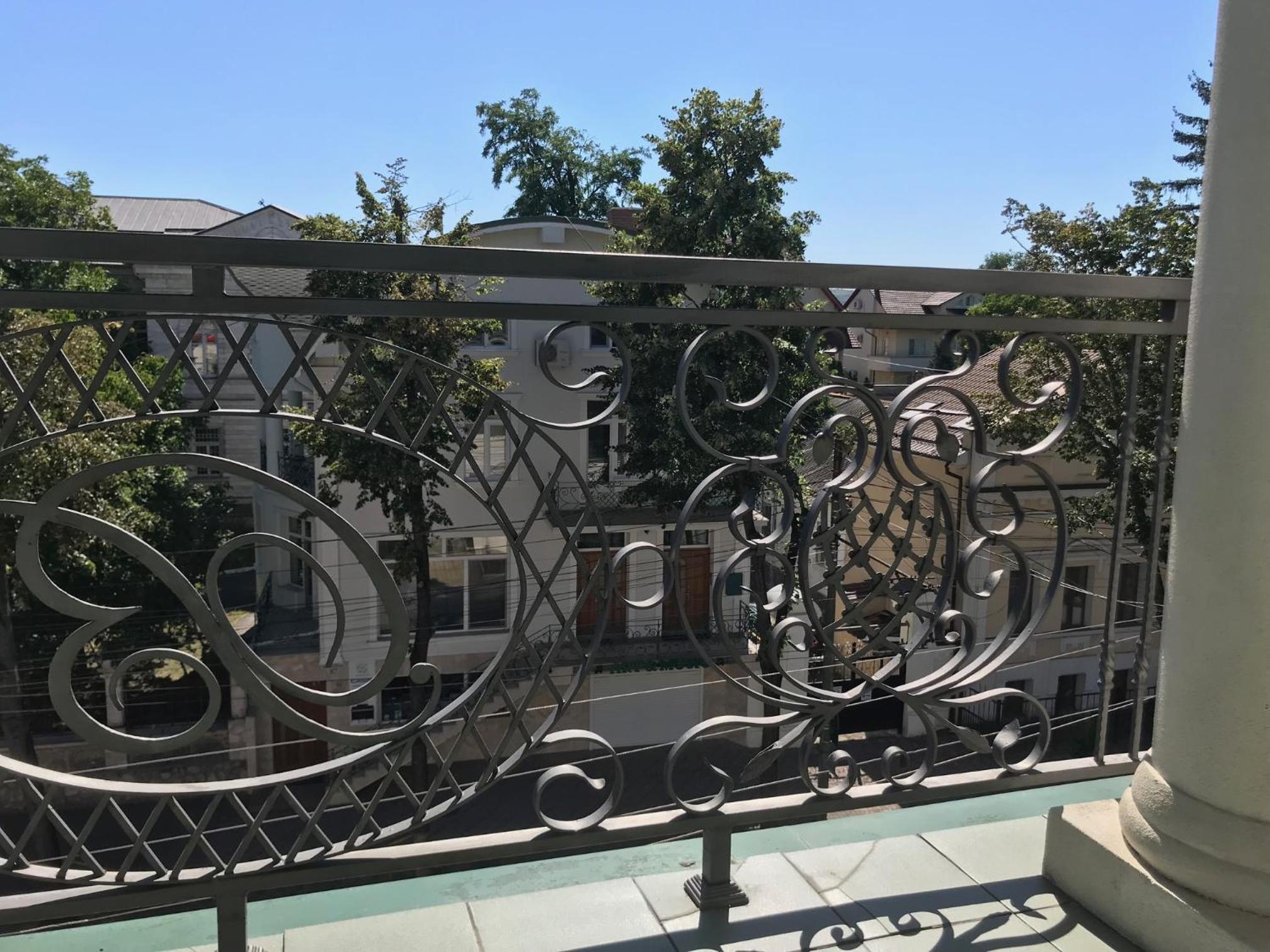 Balcony & Terrace