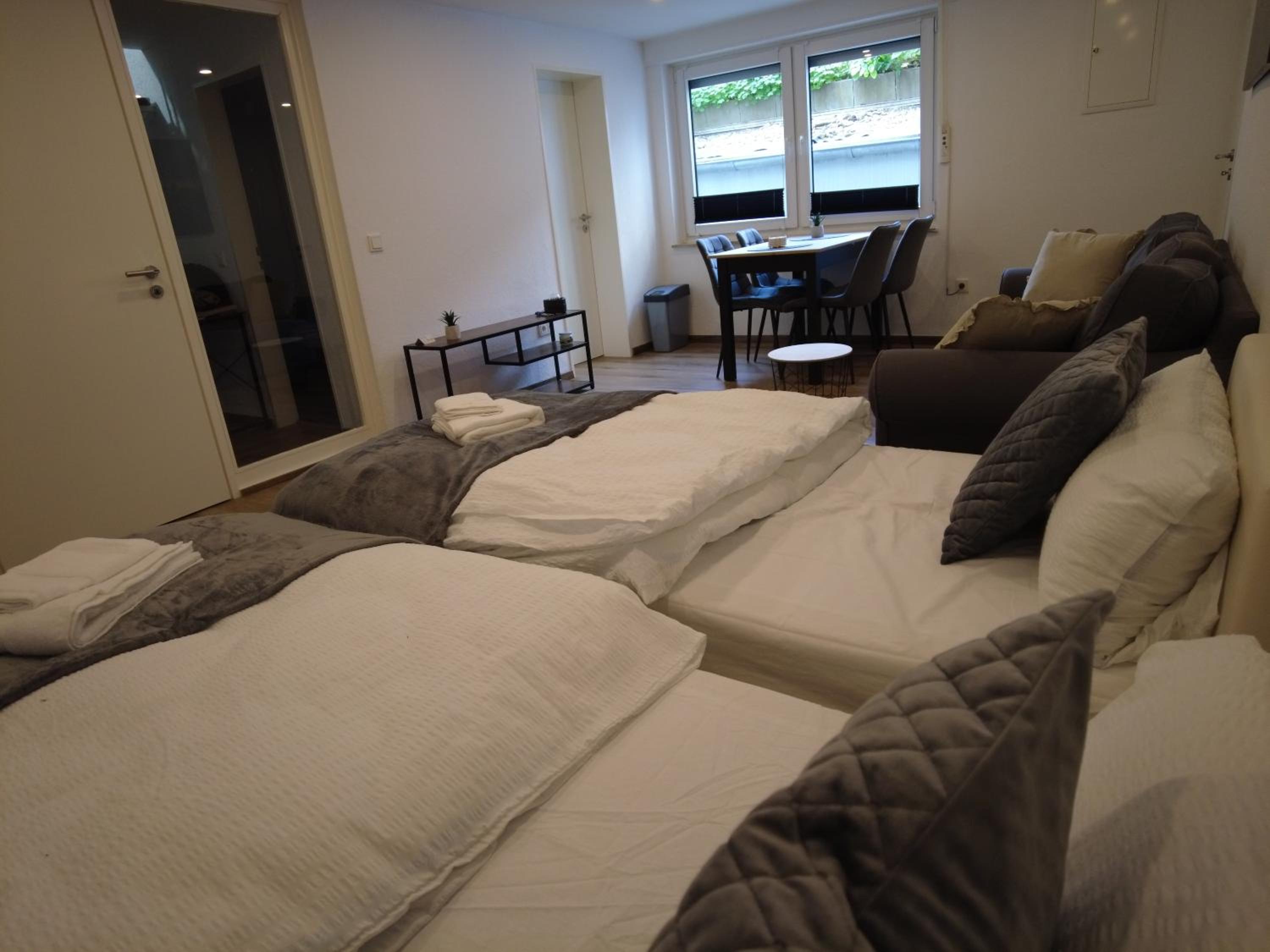 One-Bedroom Apartment photo 1