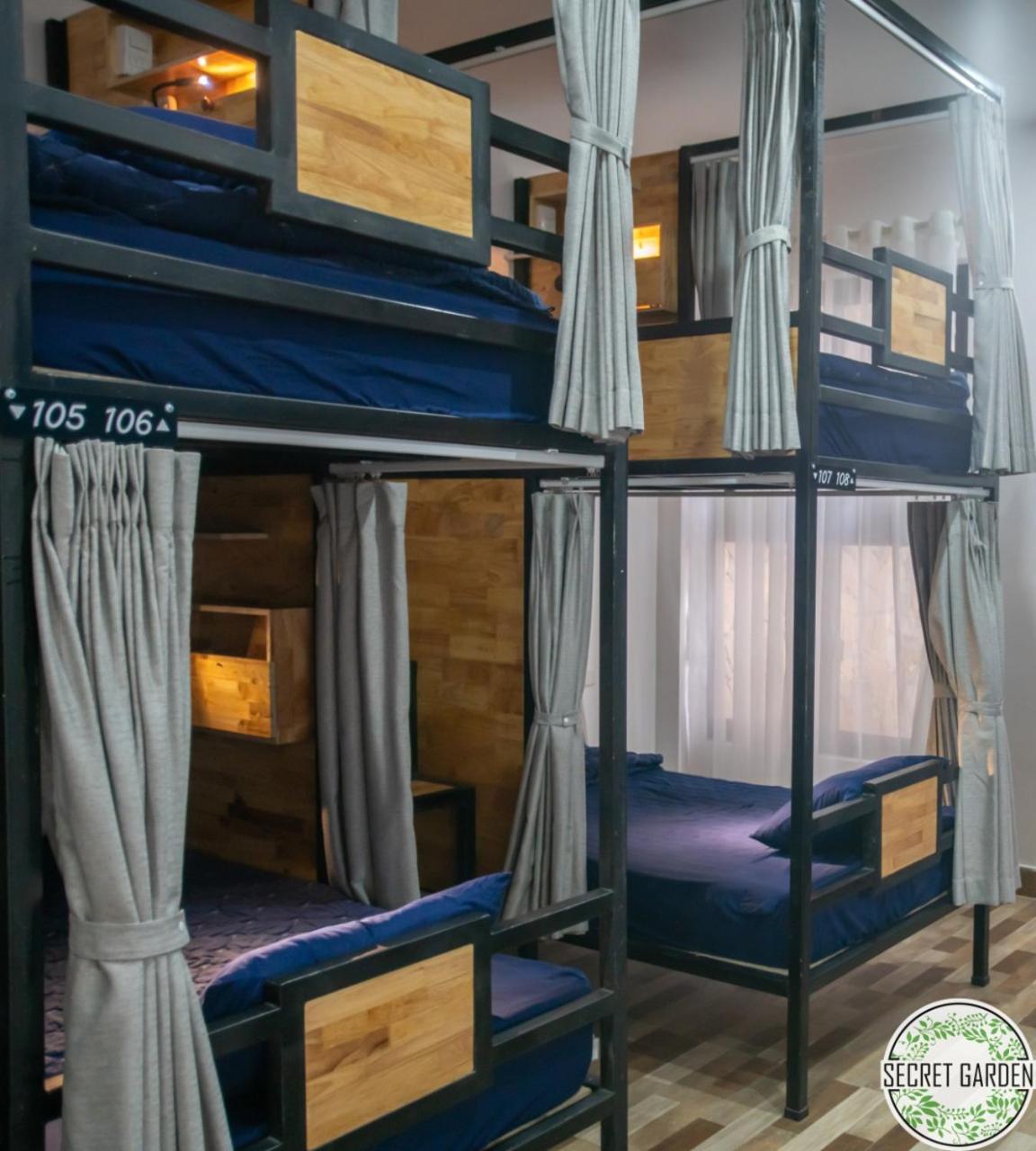 Bed in 8-Bed Mixed Dormitory Room photo 1