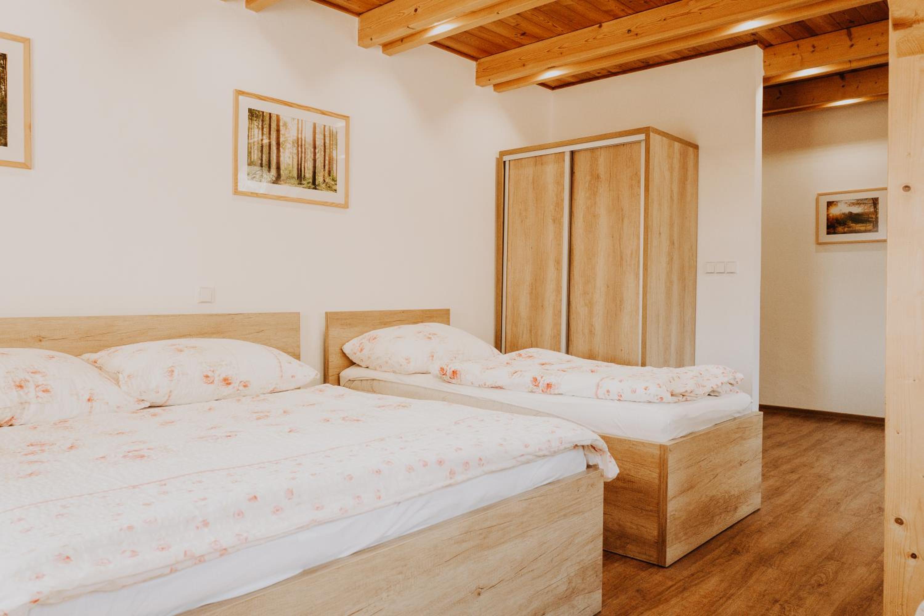 Quadruple Room with Bathroom photo 2