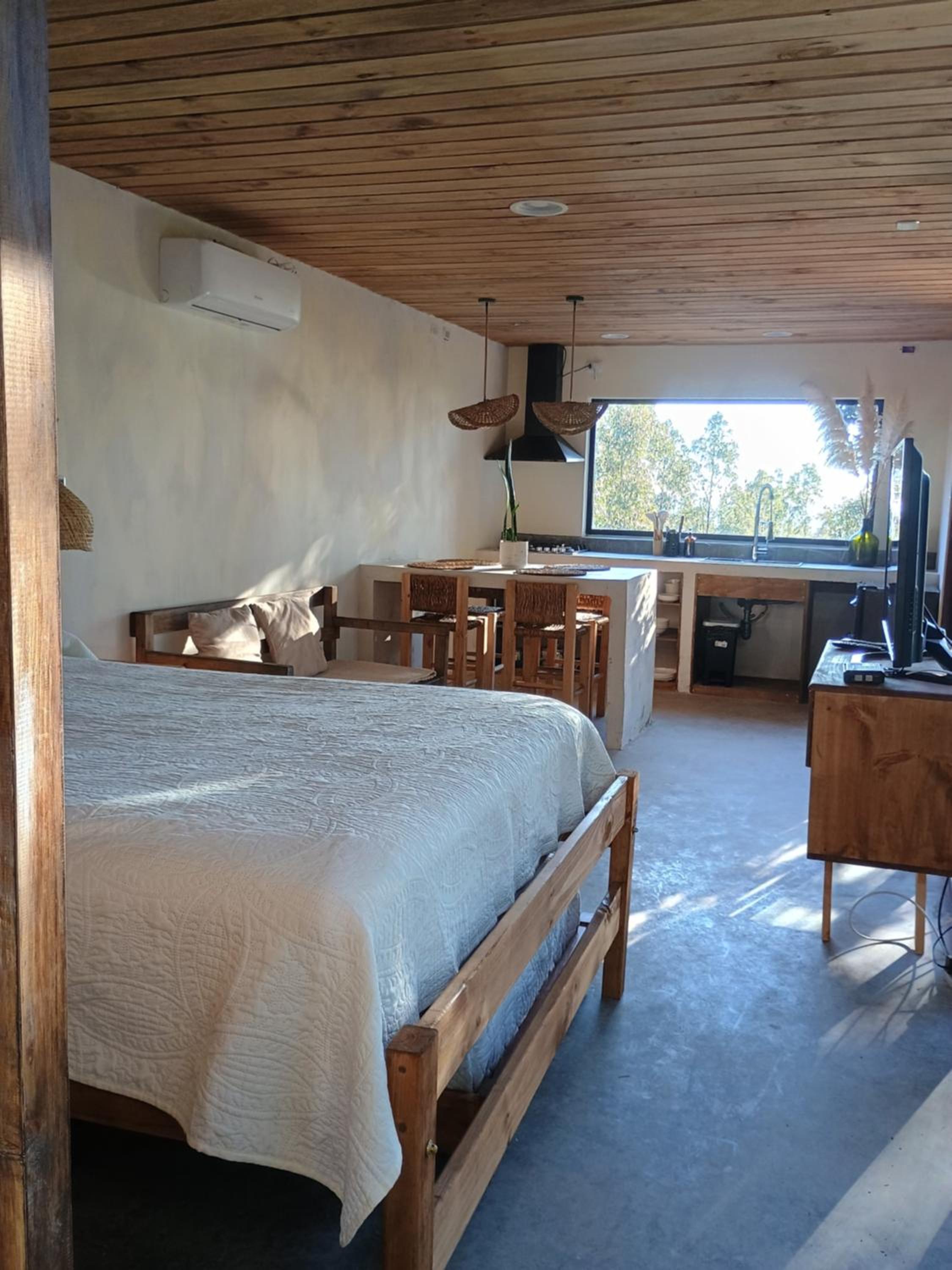 One-Bedroom House photo 1