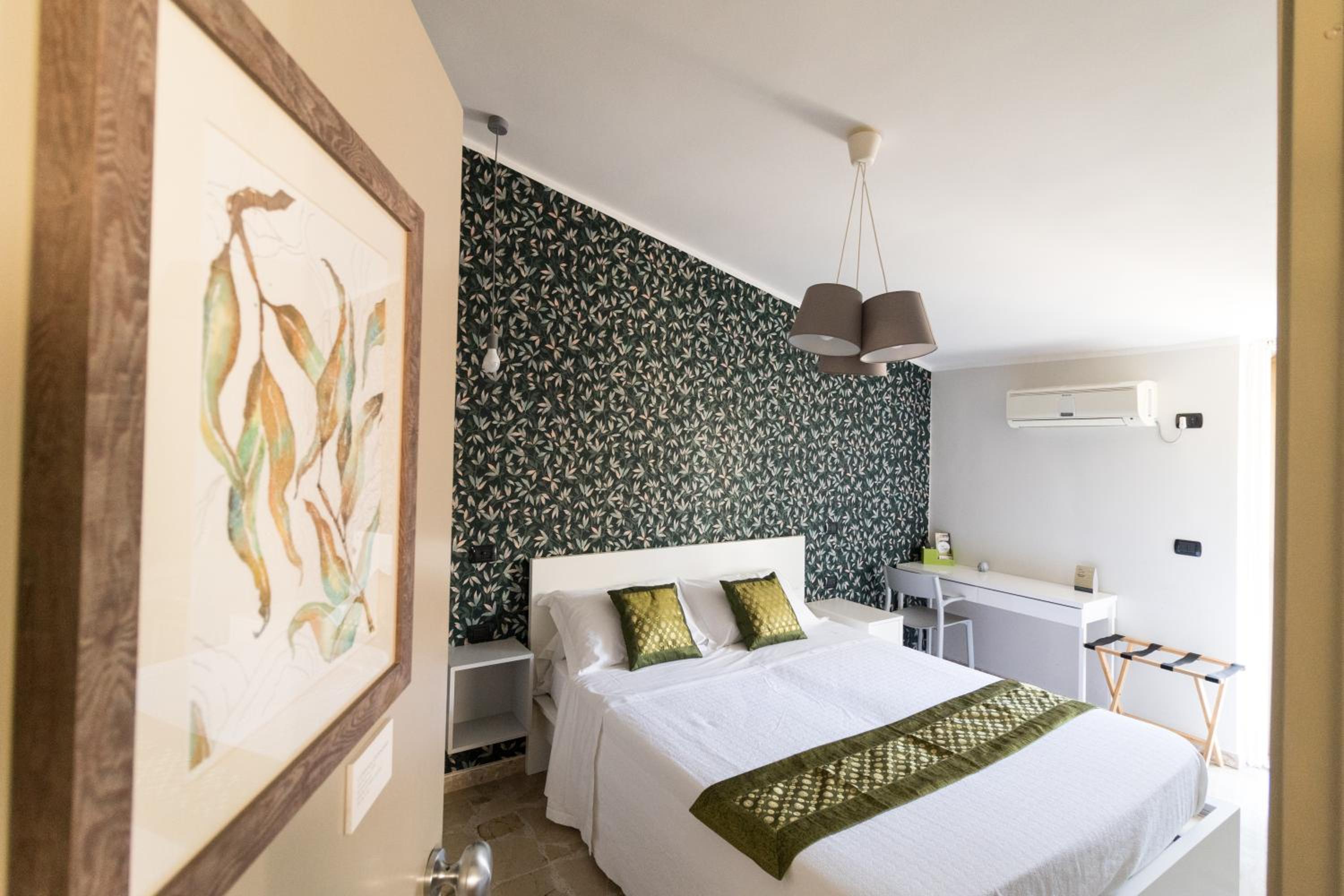Budget Double Room photo 1
