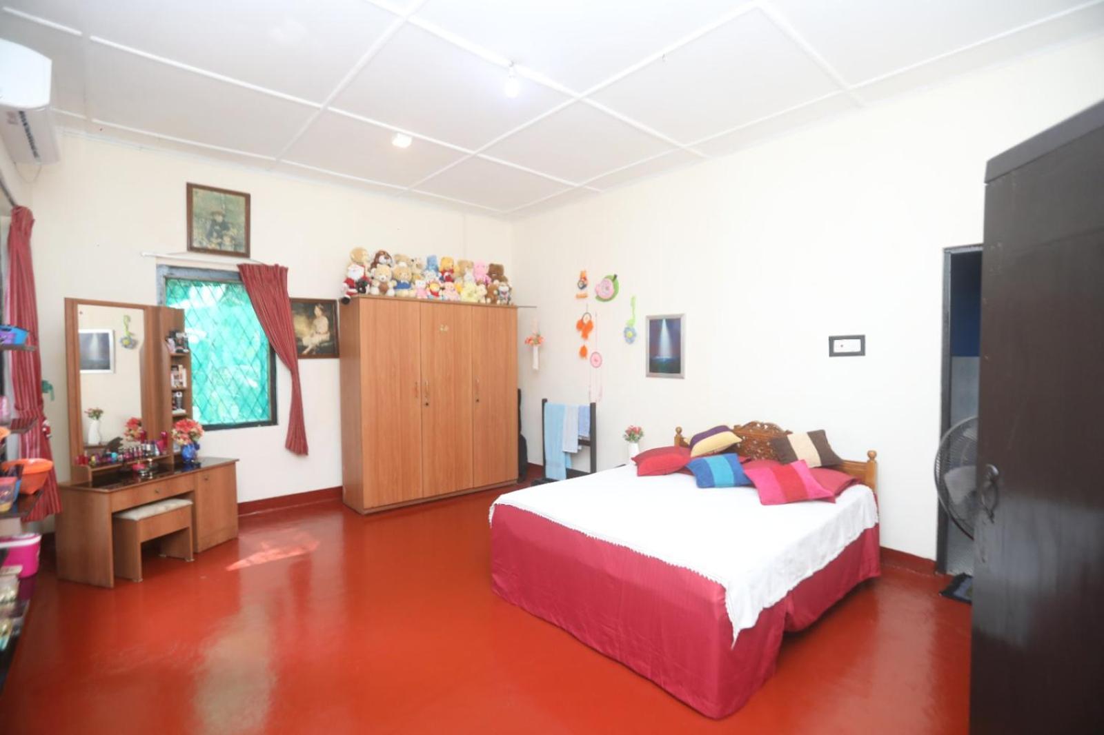 One-Bedroom House photo 1