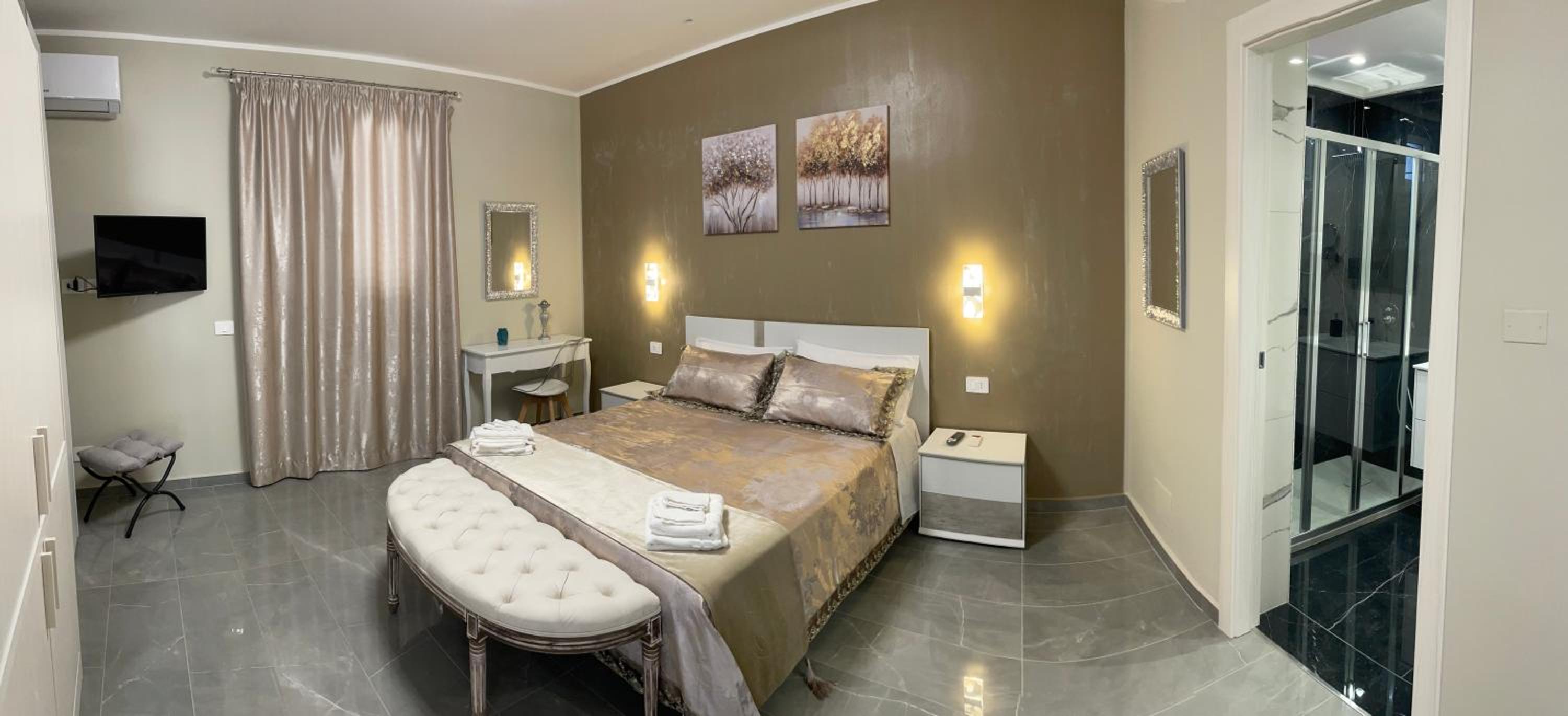 Deluxe Double Room with Balcony and Sea View photo 1