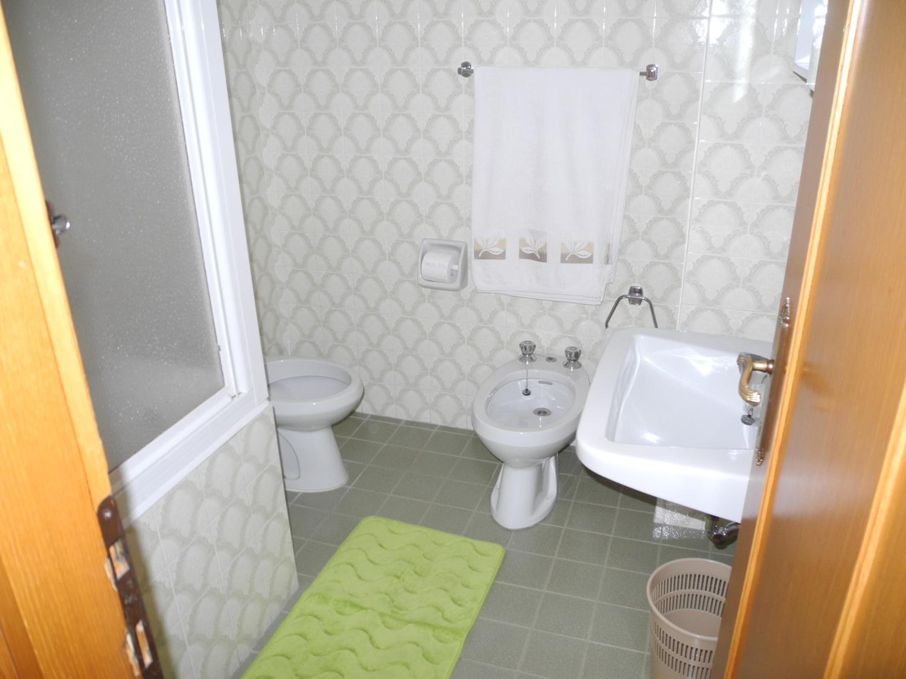 Two-Bedroom Apartment with Lake View photo 2