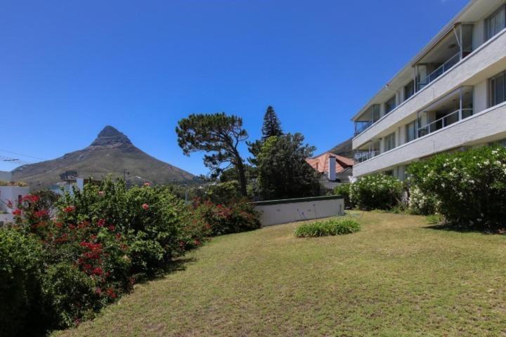 Family Two-Bedroom Apartment with View photo 3