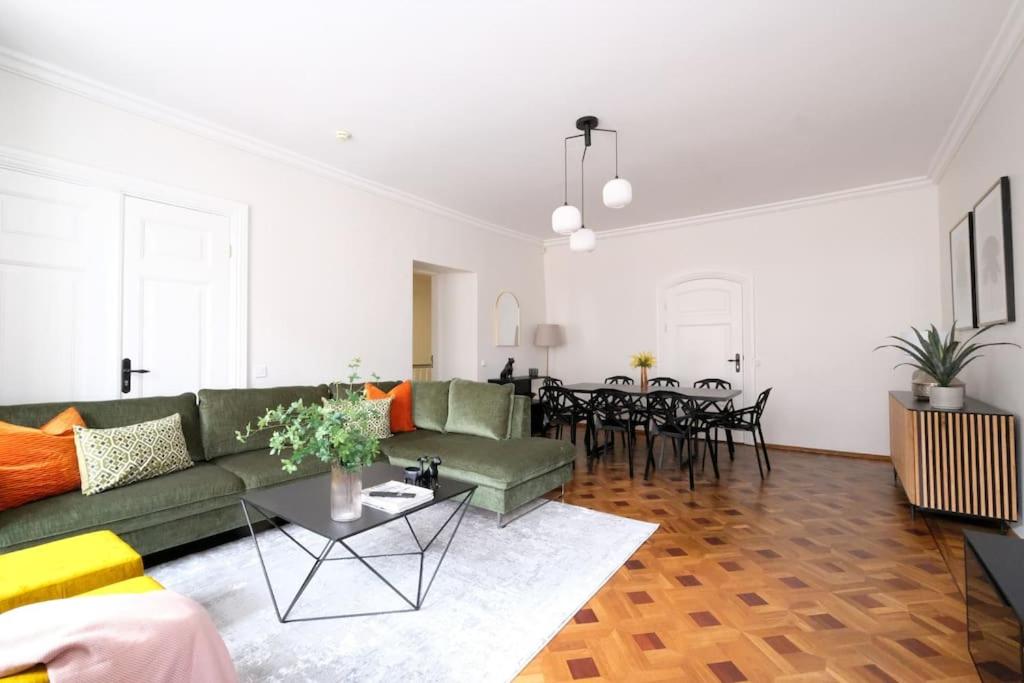 Apartment photo 1