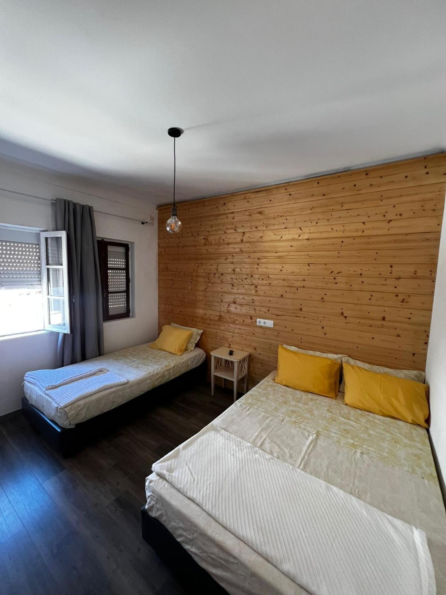 Standard Triple Room - Photo 8