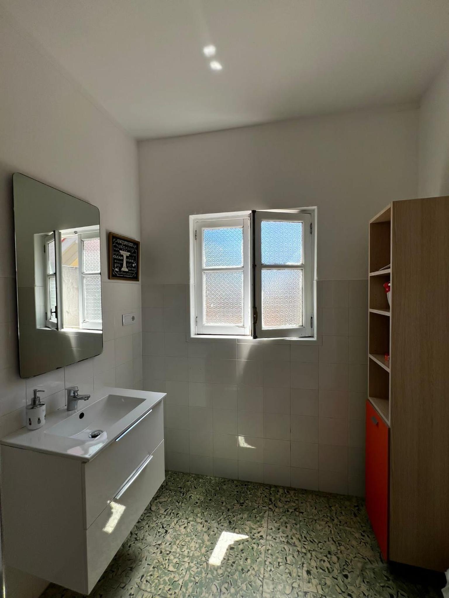Standard Twin Room - Photo 7