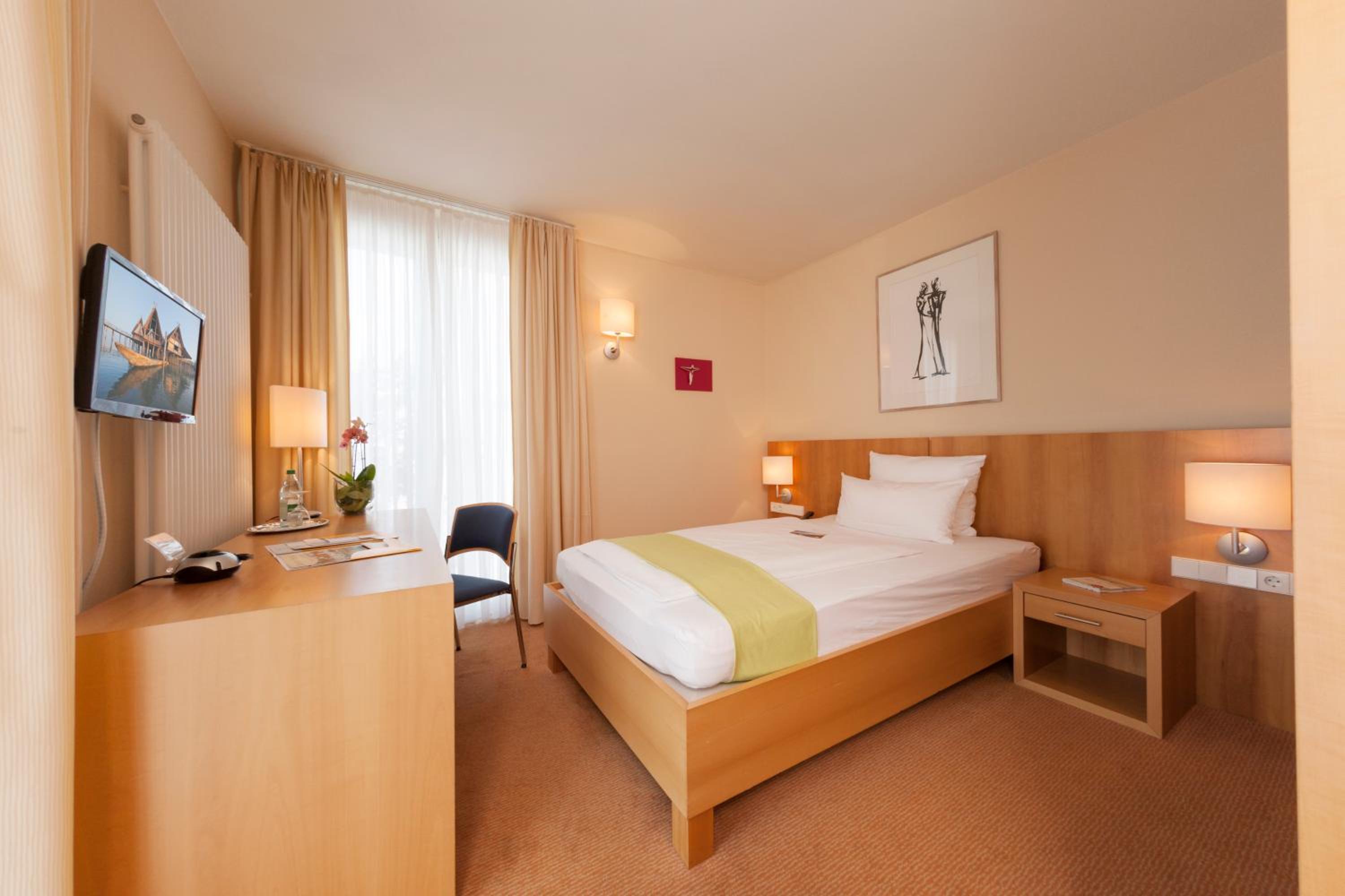 Single Room photo 3