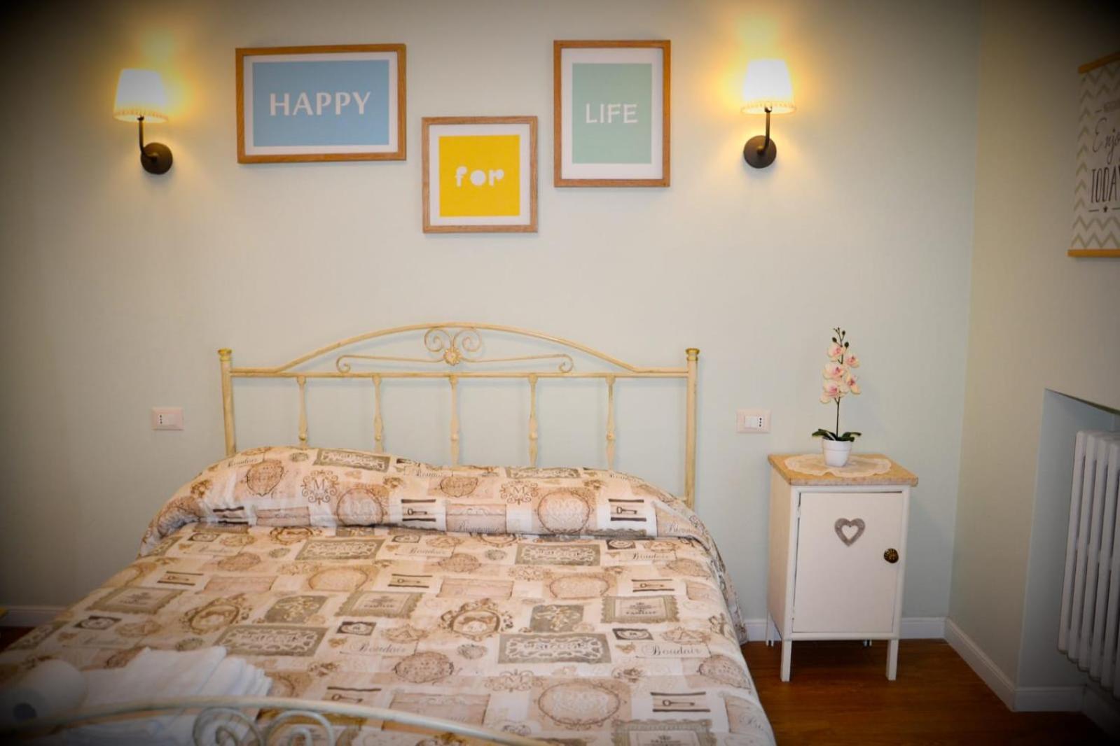 Standard King Room photo 3