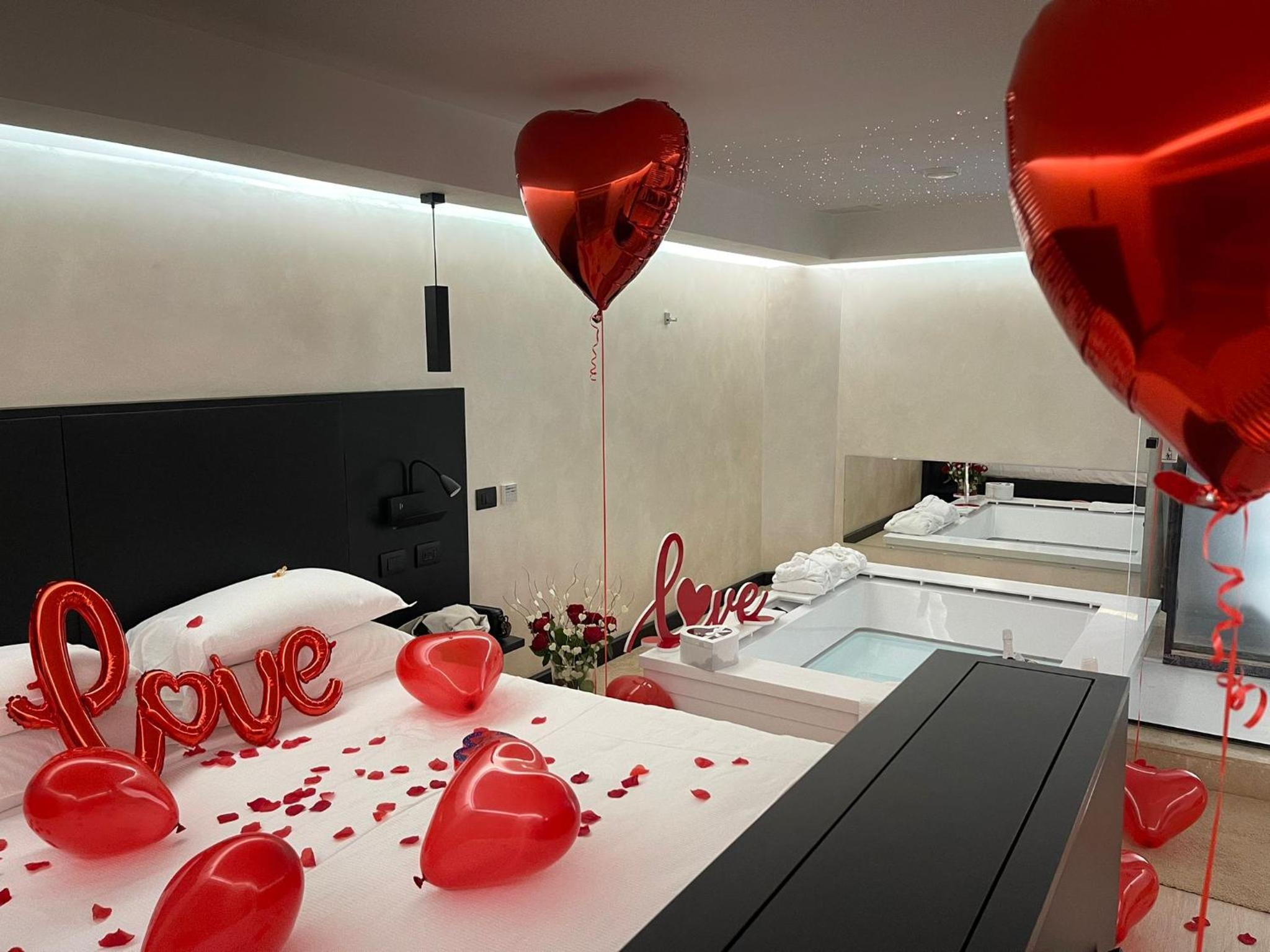 King Suite with Spa Bath photo 2