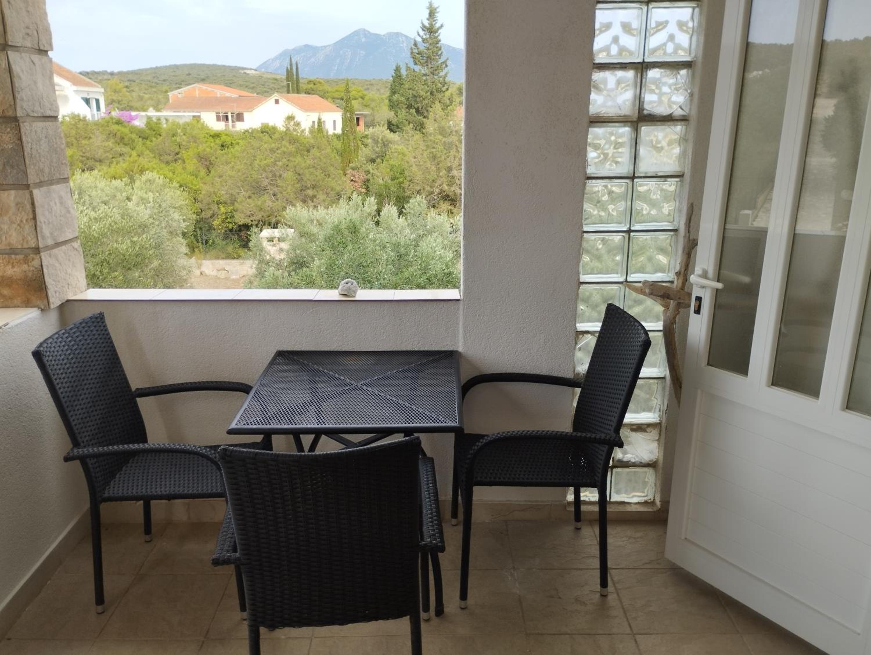 One-Bedroom Apartment With Sea View photo 3