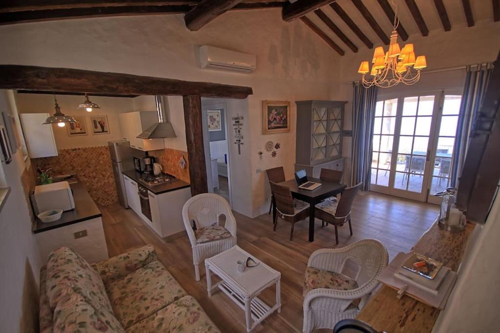 Three-Bedroom Villa photo 1