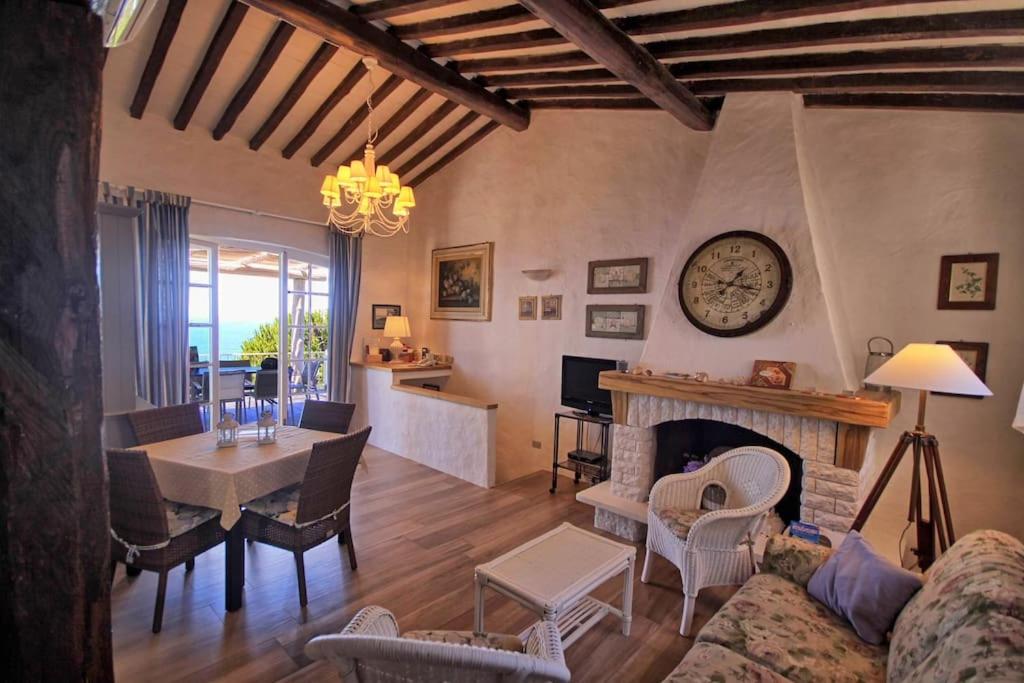 Three-Bedroom Villa photo 2