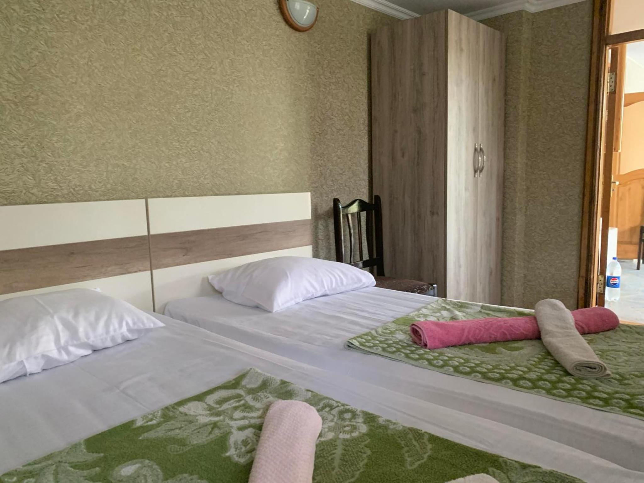 Twin Room with Private Bathroom photo 1