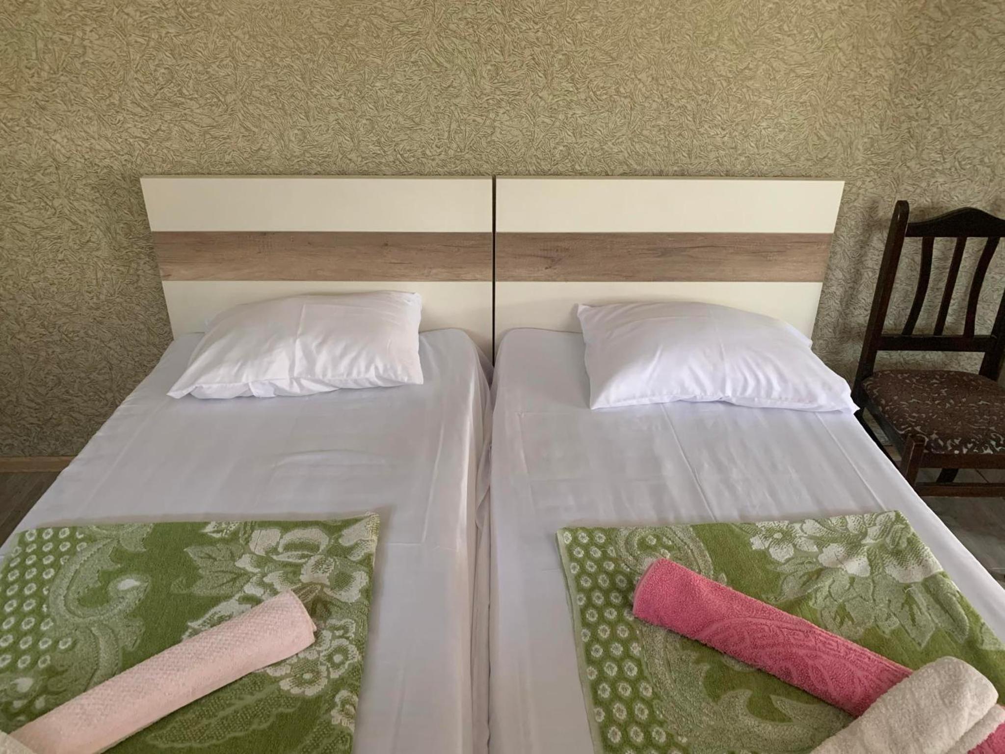 Twin Room with Private Bathroom photo 3
