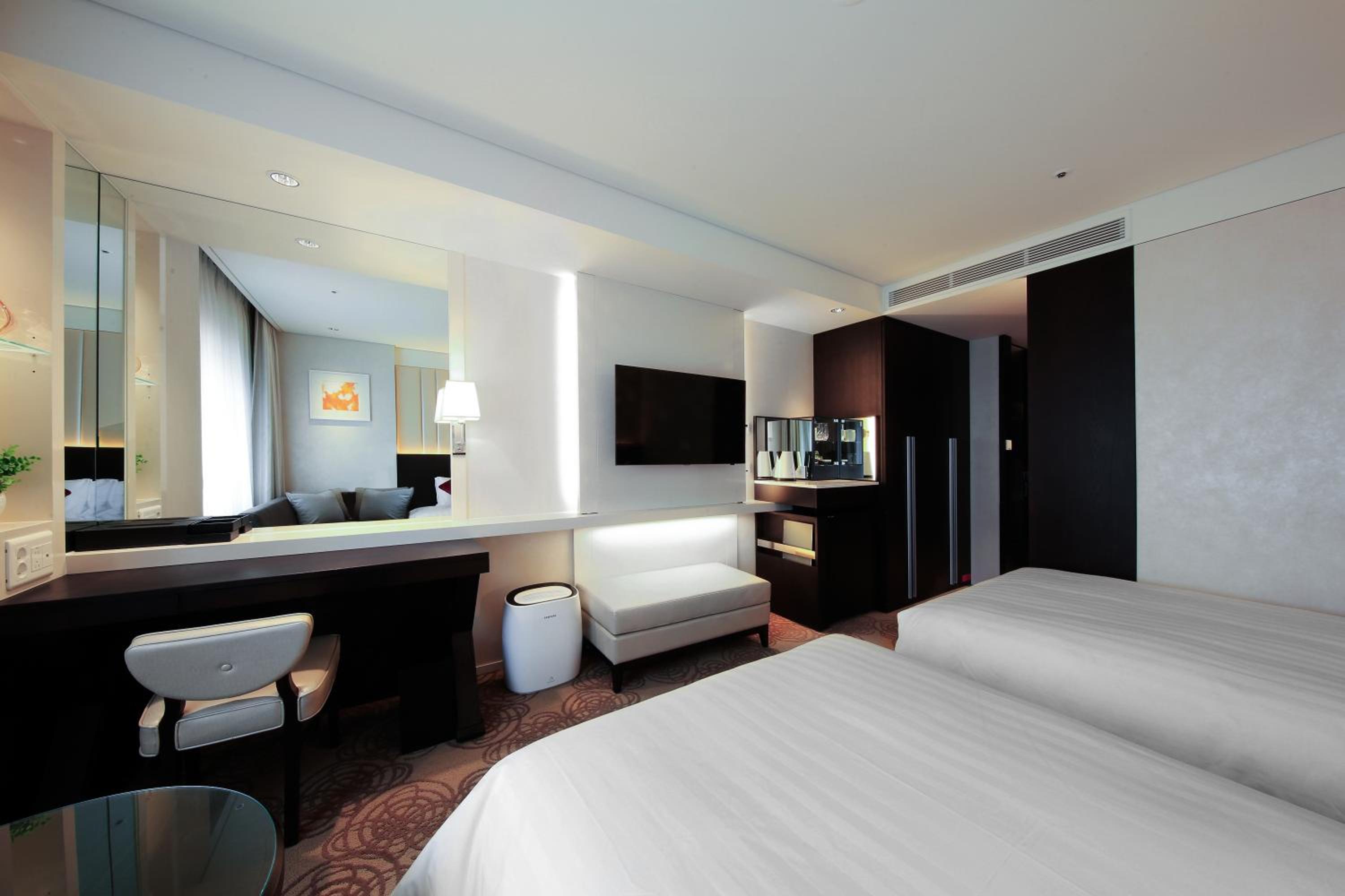 Standard Twin Room - 7 nights - Once a week make up room (Quarantine is not allowed) photo 3