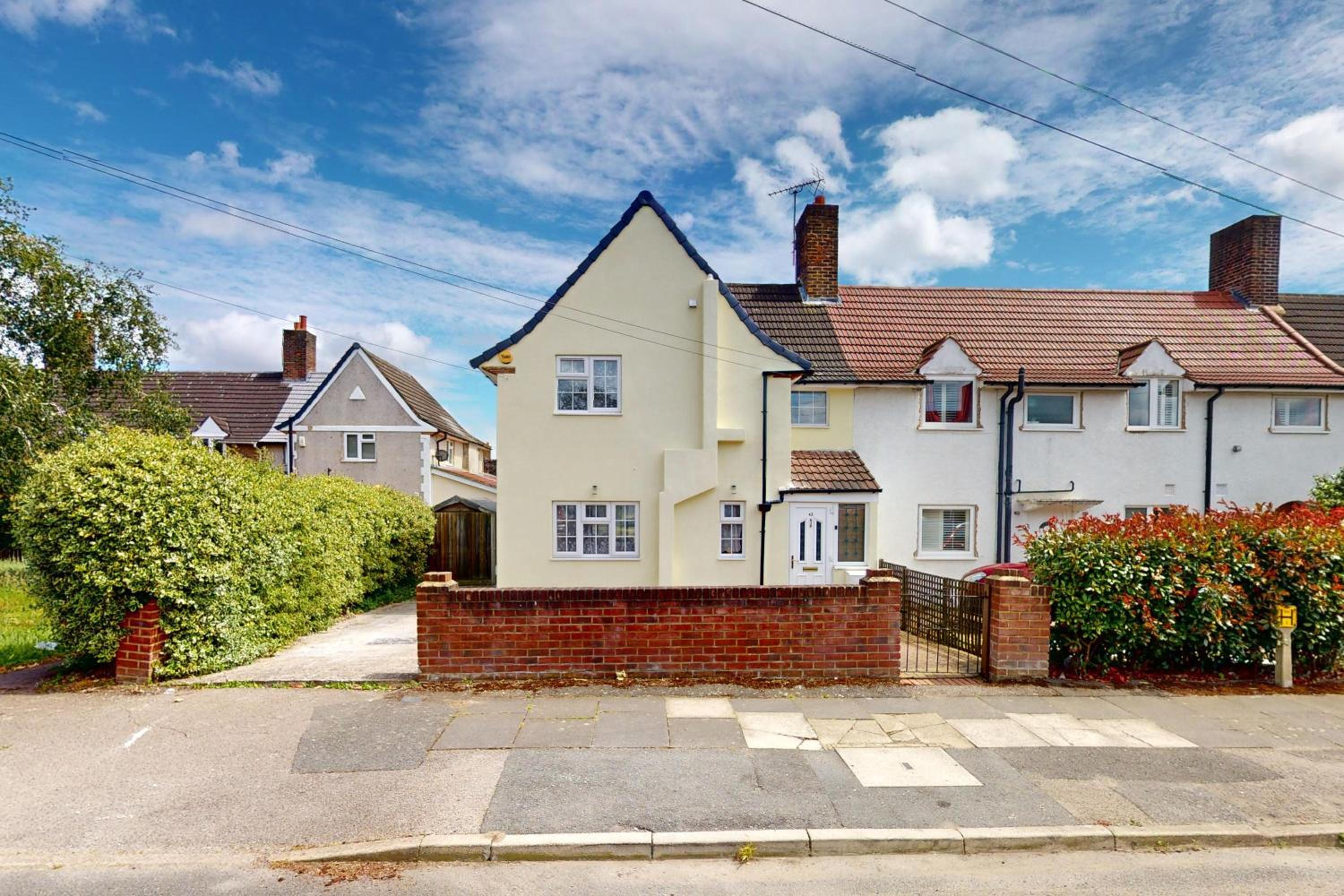 Three-Bedroom House photo 2
