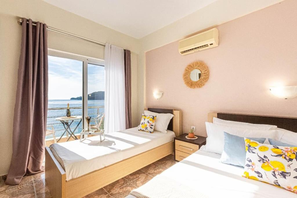 Superior Triple Room with Sea View photo 3