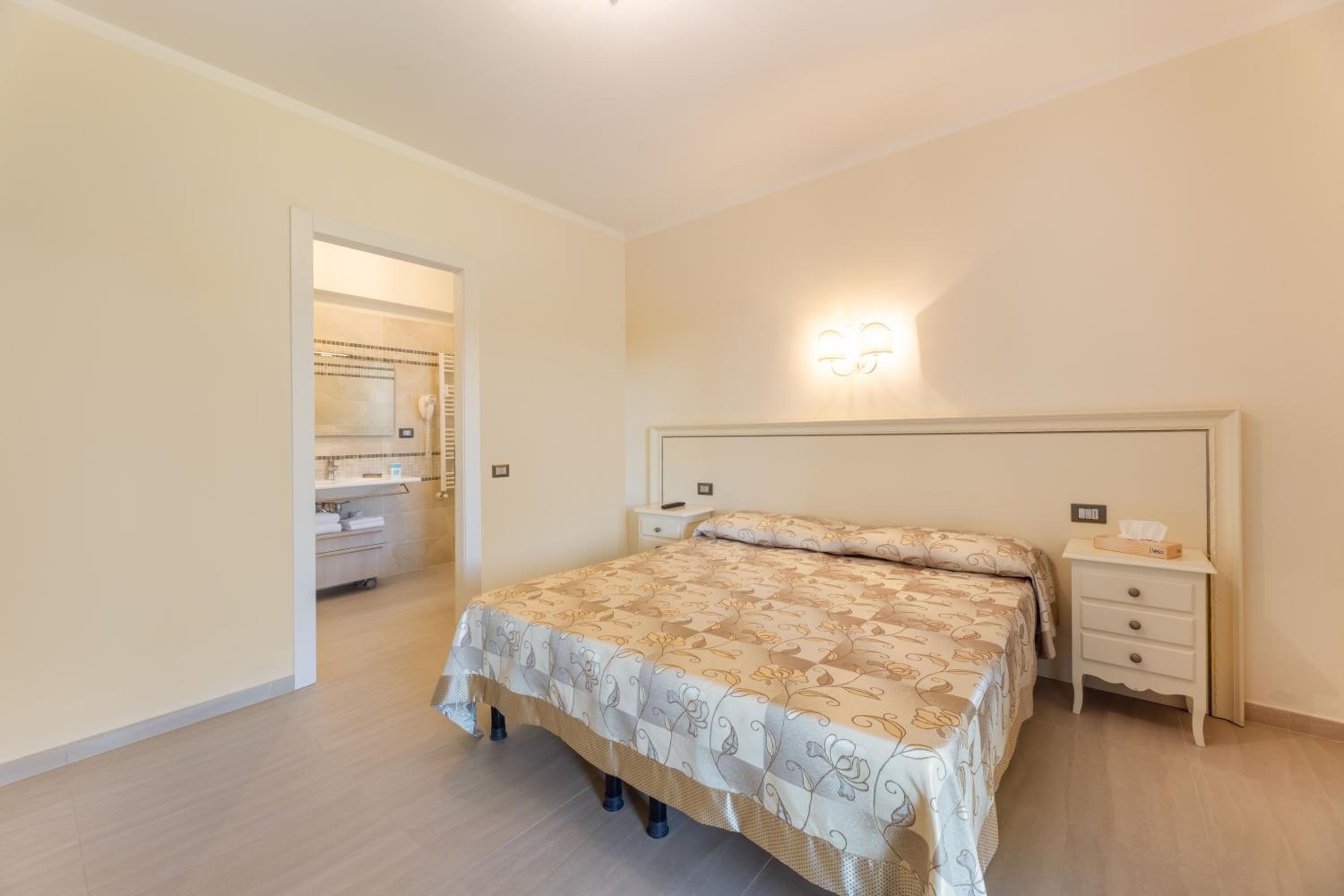 Triple Room with Terrace photo 1