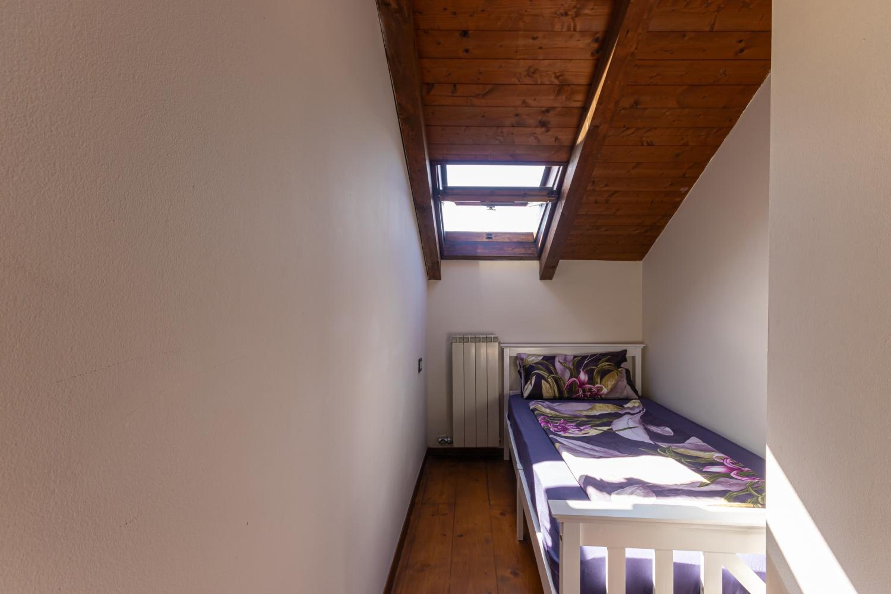 Two-Bedroom Apartment with Mountain View