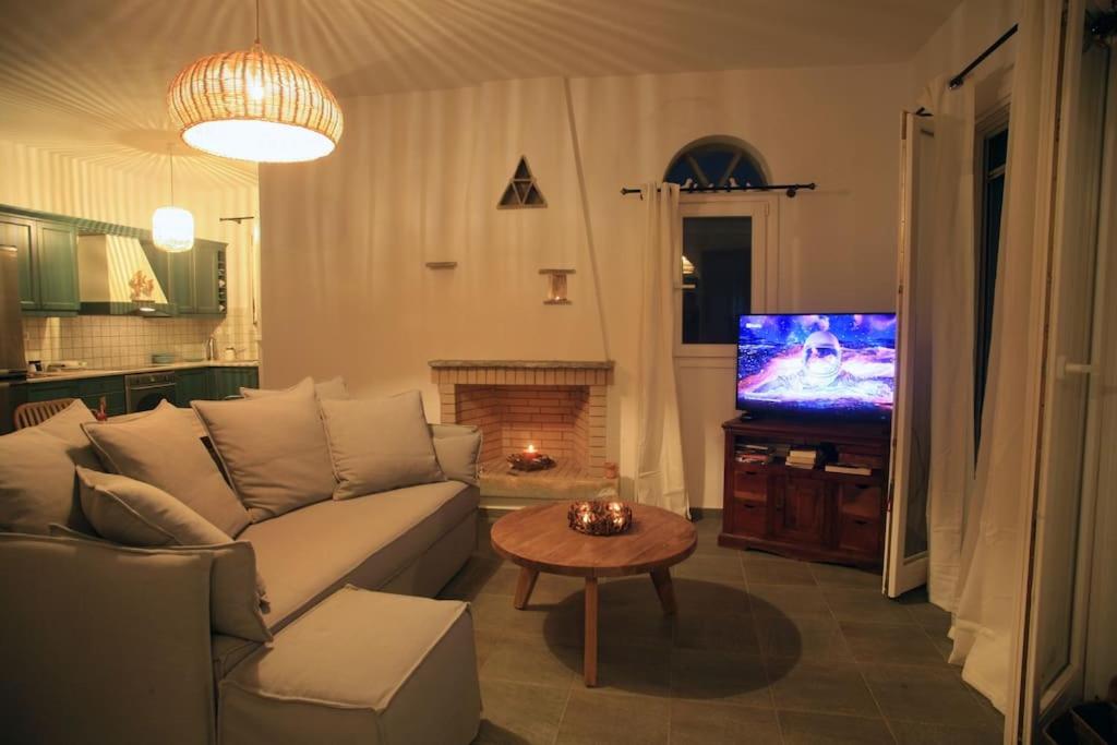 Three-Bedroom House photo 1