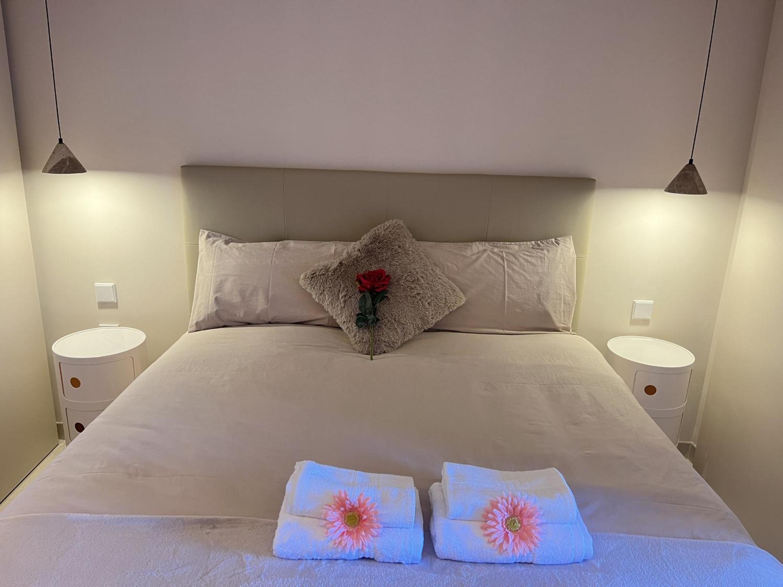 Studio Apartment with Balcony photo 3