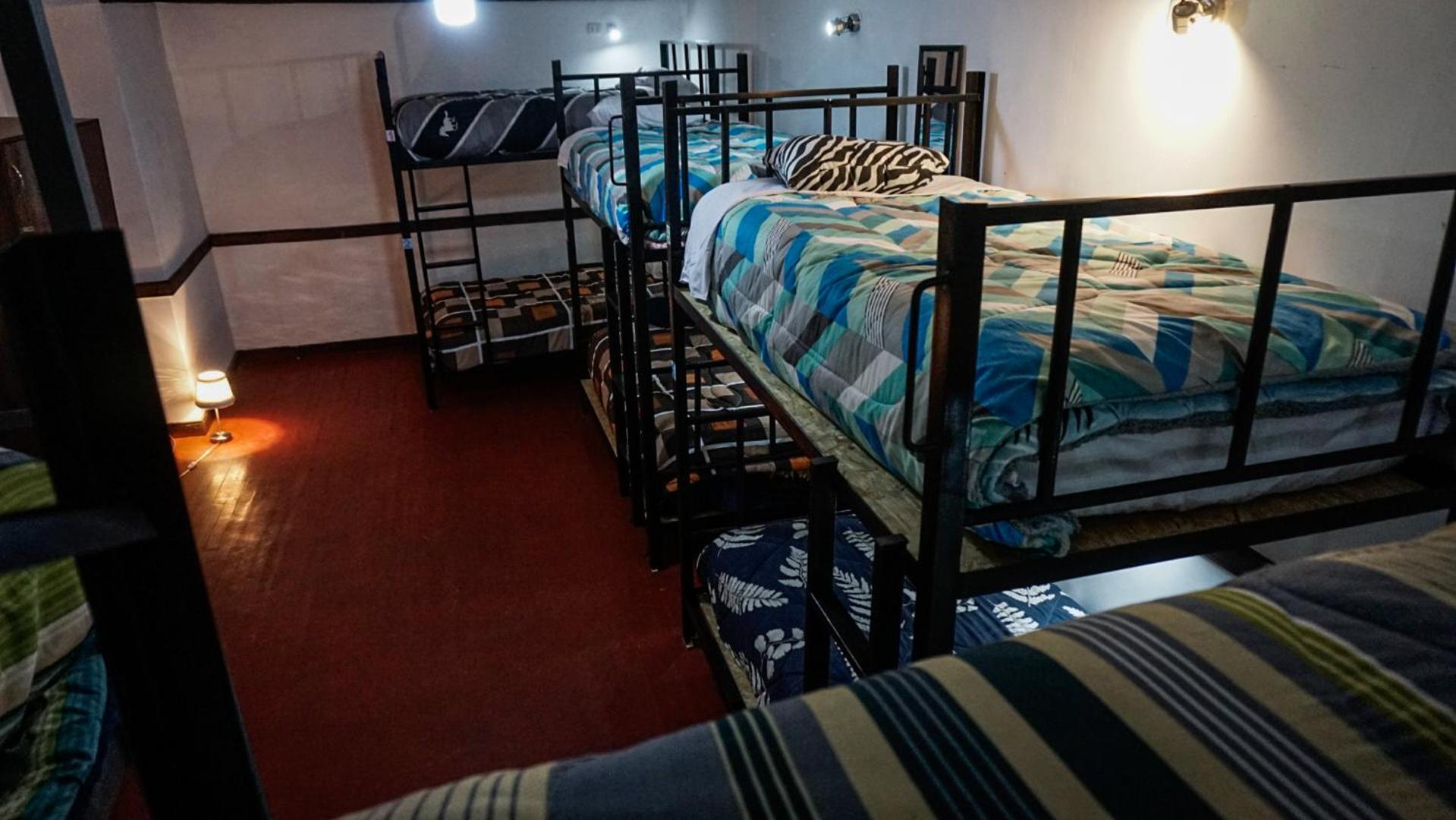 10-Bed Mixed Dormitory Room photo 2