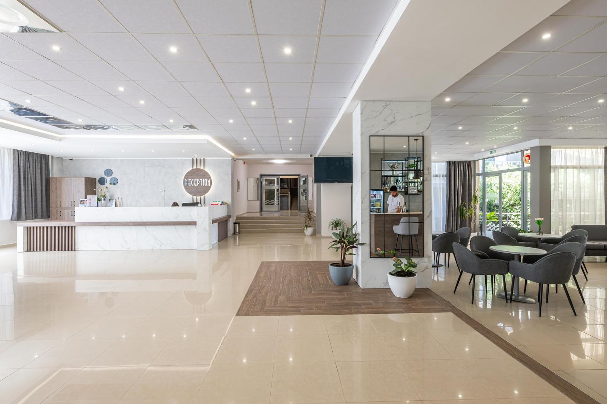 Double or Twin Room with Balcony (2 Adults)