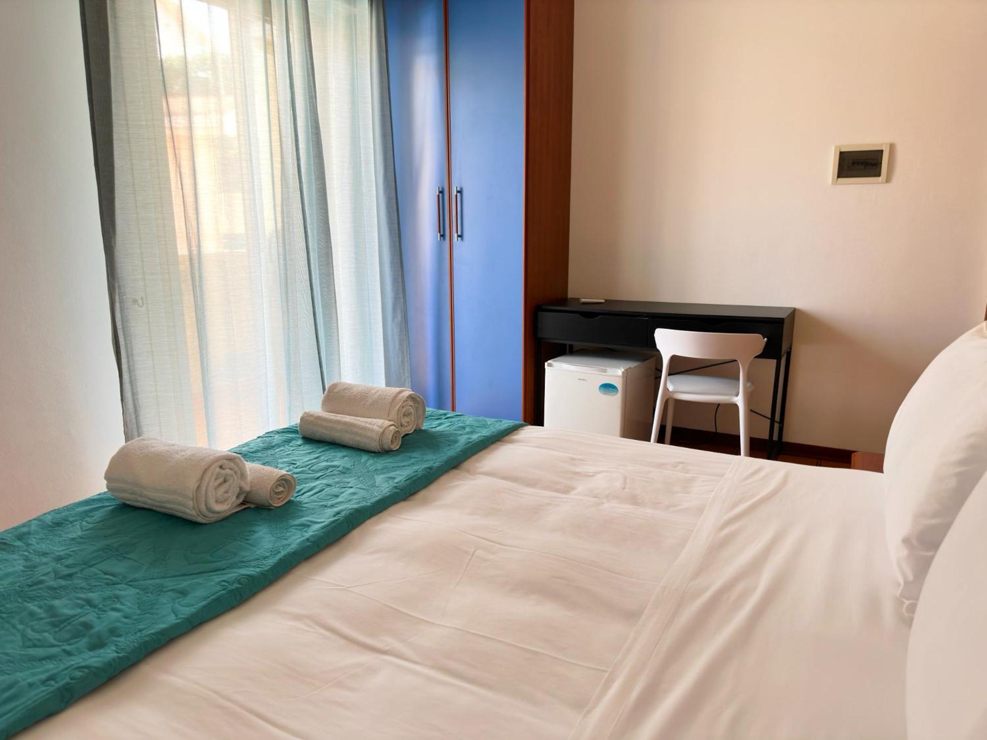 Deluxe Double Room with Balcony photo 1