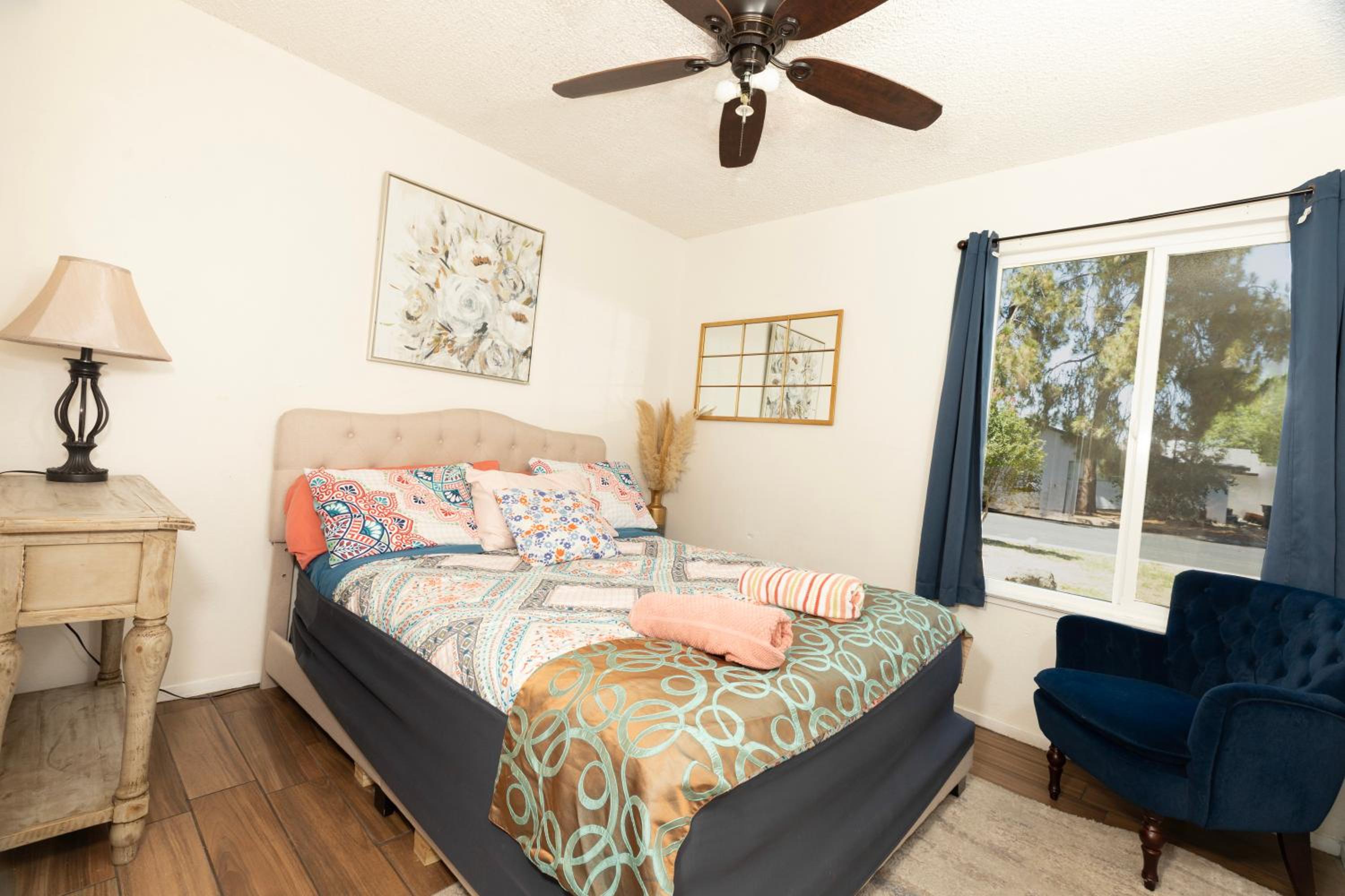 Three-Bedroom House photo 3